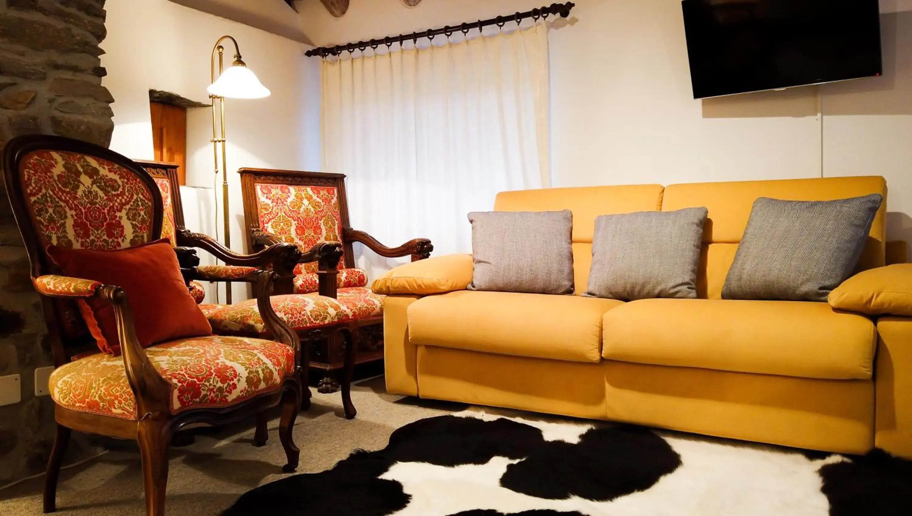 Deluxe Double or Twin Room in Hotel Soazza Deluxe Double or Twin Room in Hotel Soazza