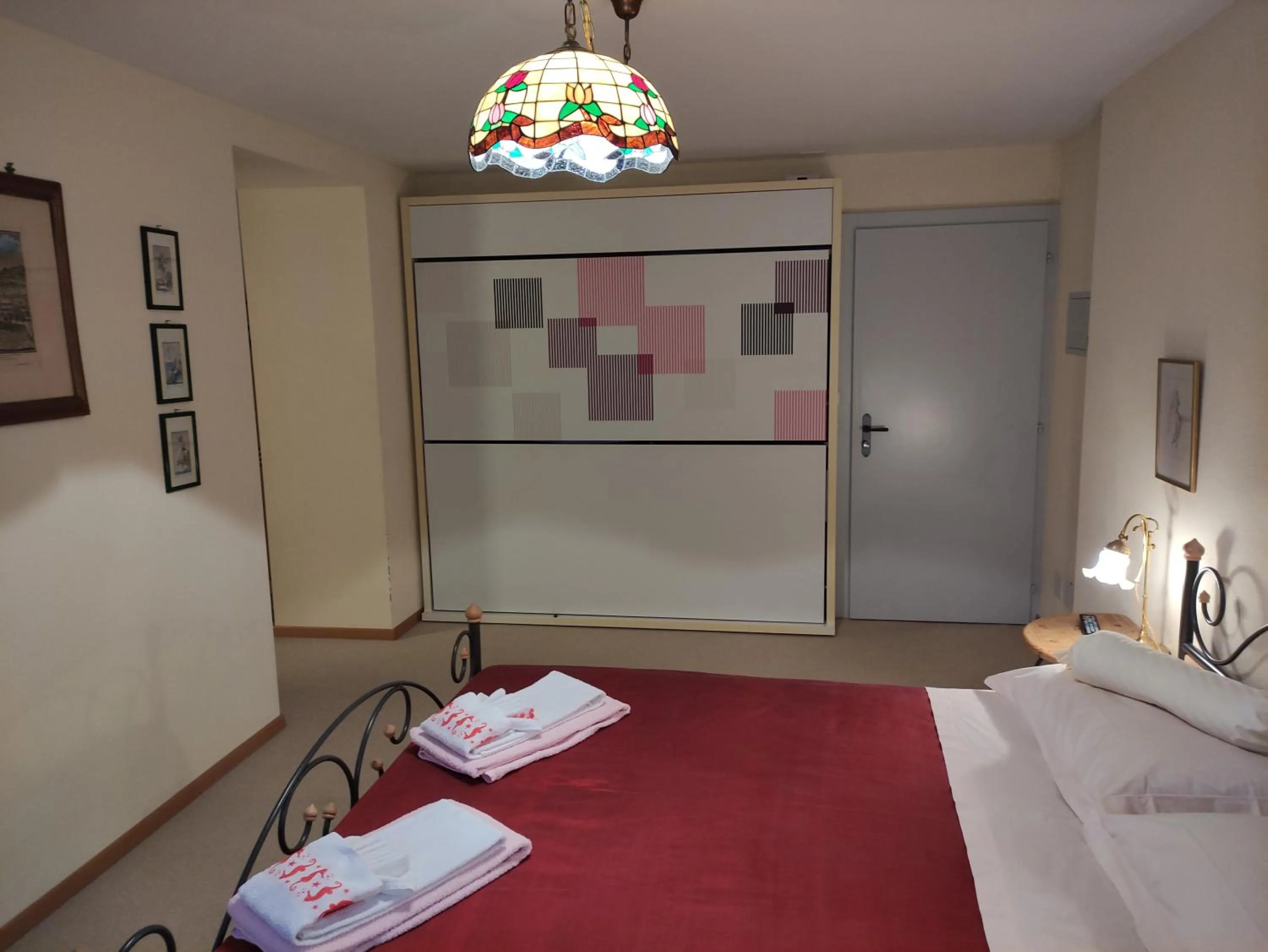 Bedroom, Bed in Hotel Soazza