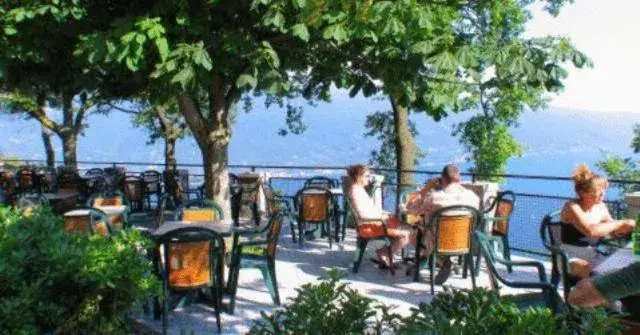 Patio, Water Park in Hotel Residence La Rotonda