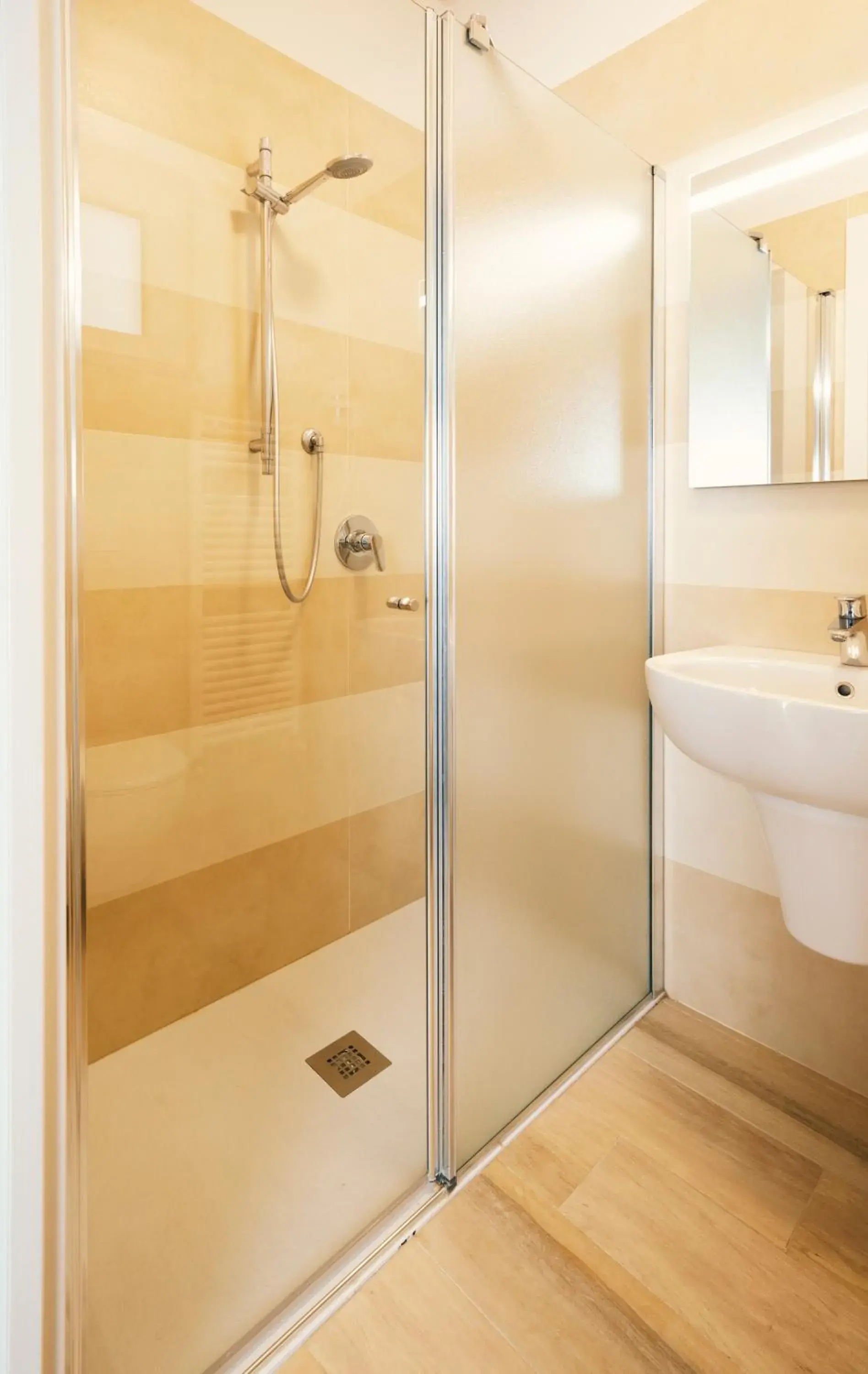 Shower, Bathroom in Hotel Residence La Rotonda