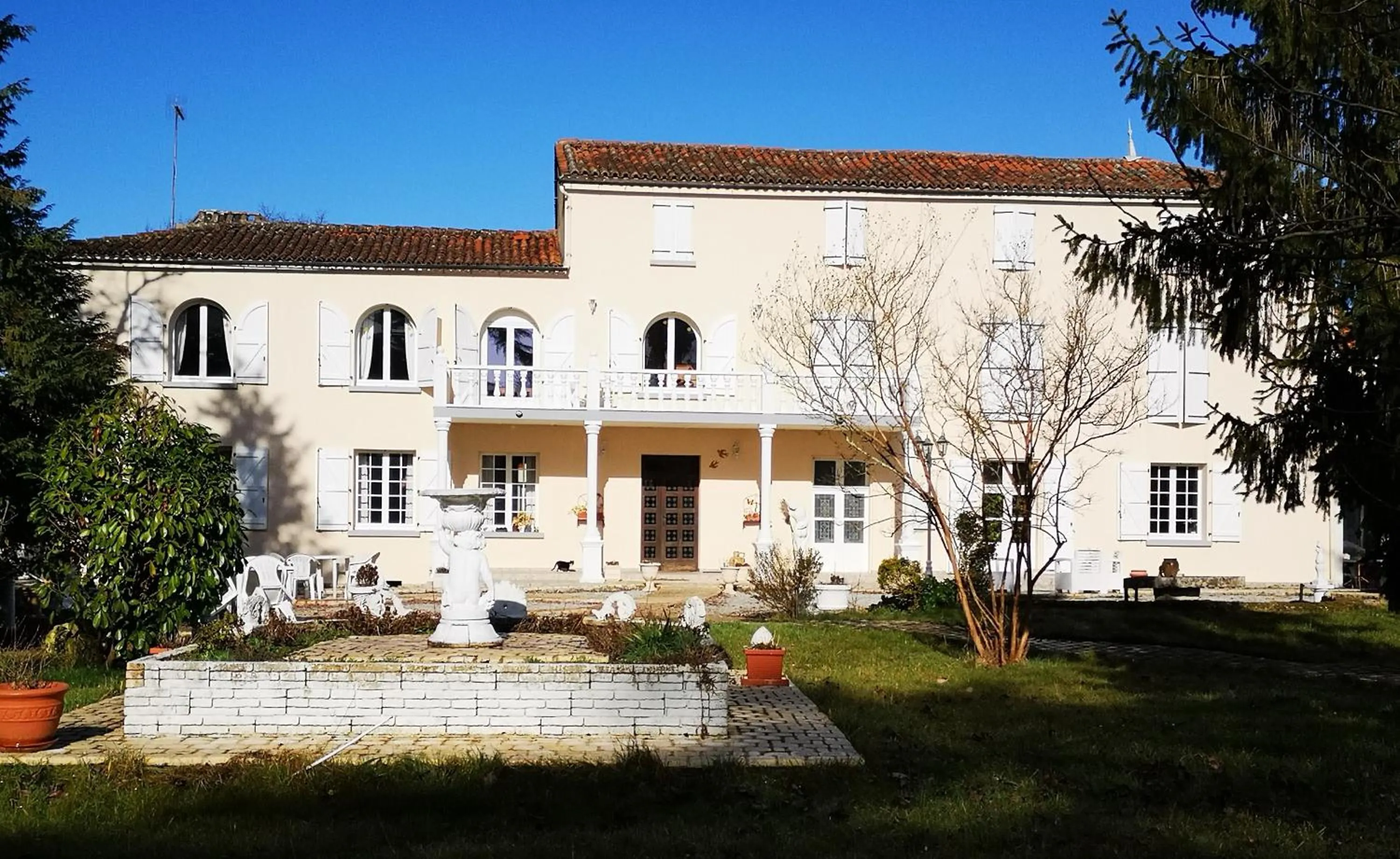 Property building in Le Clos des Cèdres b&b