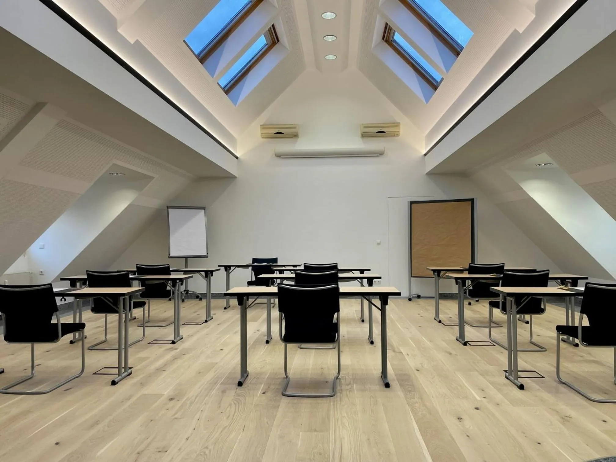 Meeting/conference room in Hofgut Wißberg - Das Weinberghotel