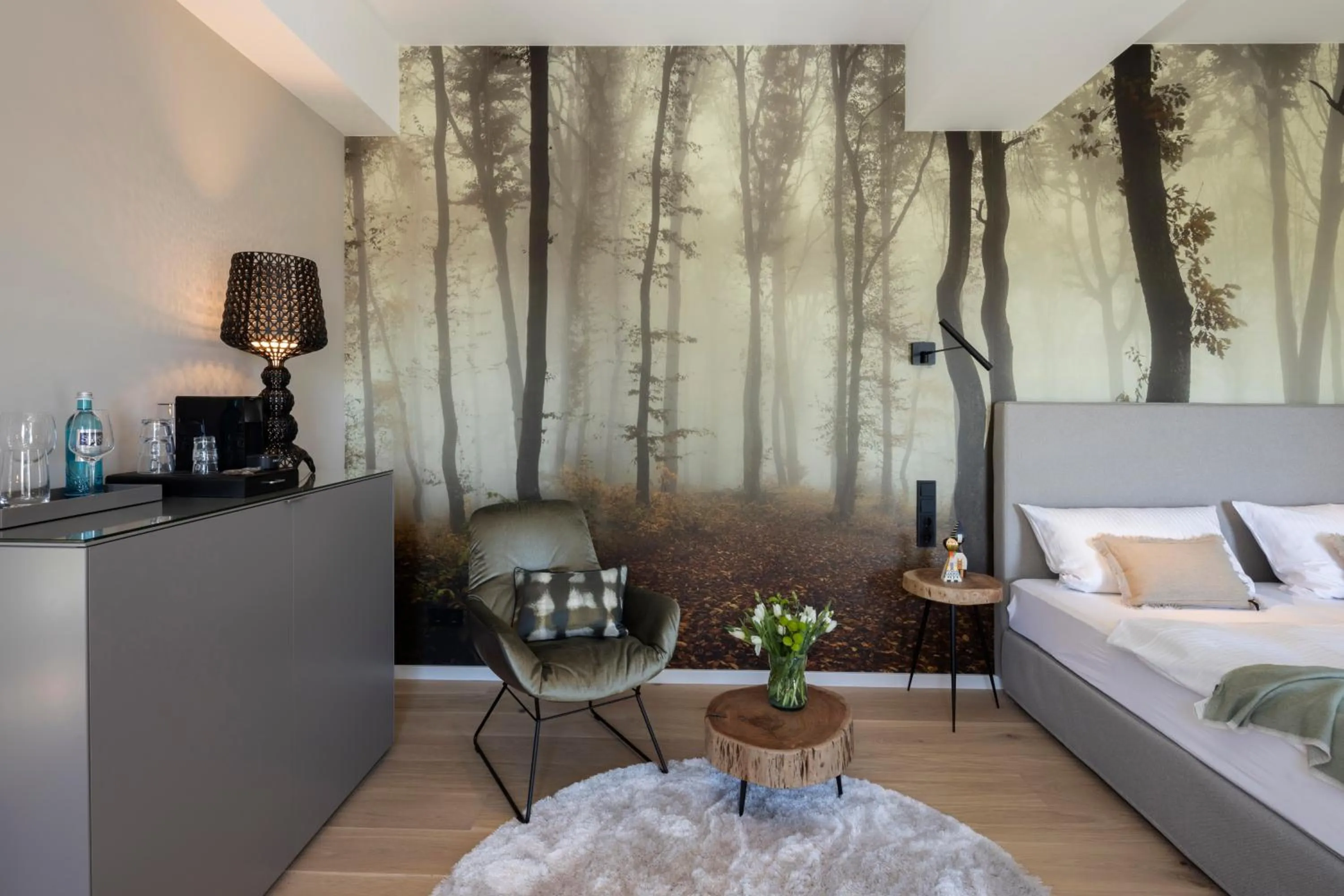 Photo of the whole room, Bed in Hofgut Wißberg - Das Weinberghotel