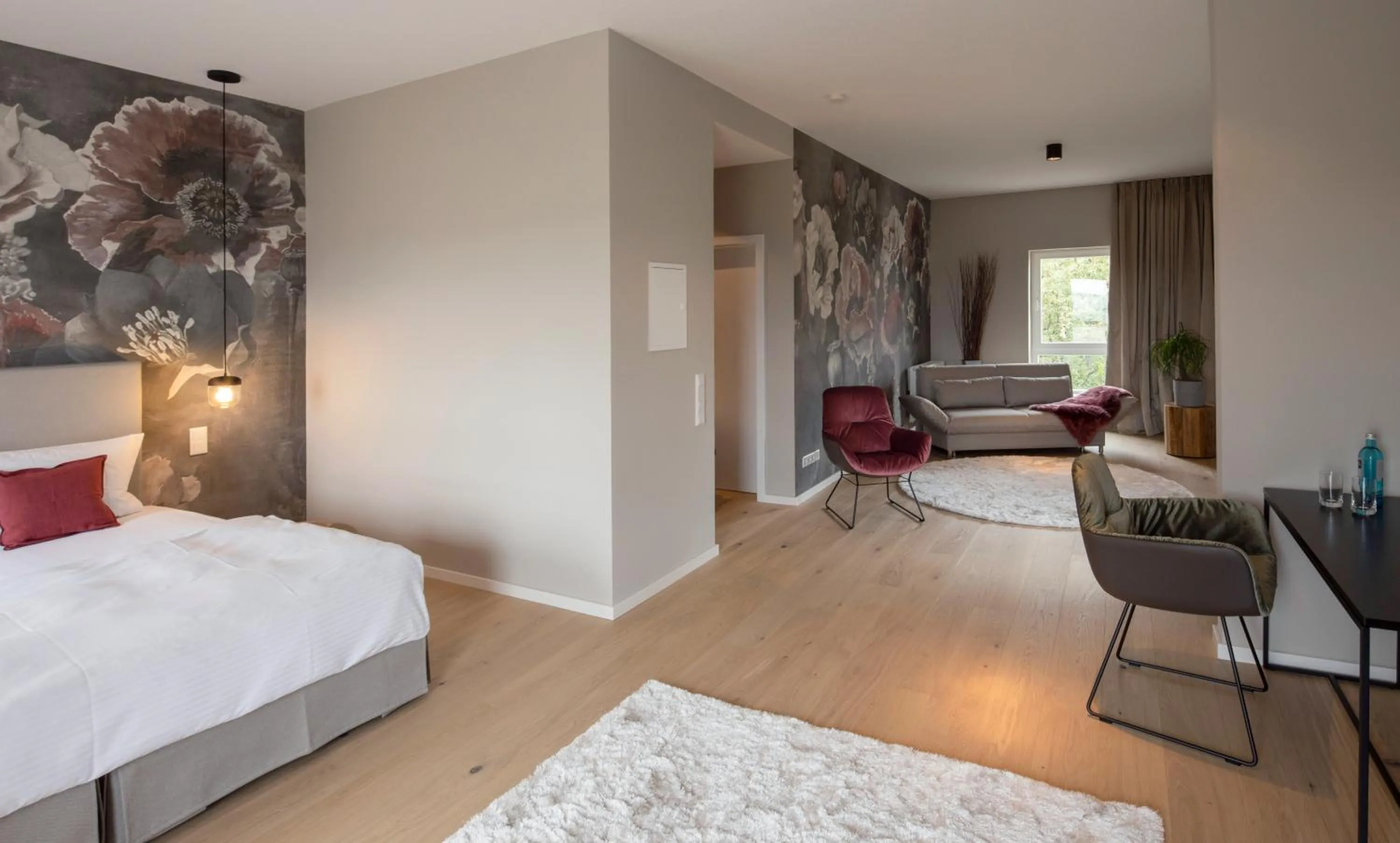 Photo of the whole room, Bed in Hofgut Wißberg - Das Weinberghotel