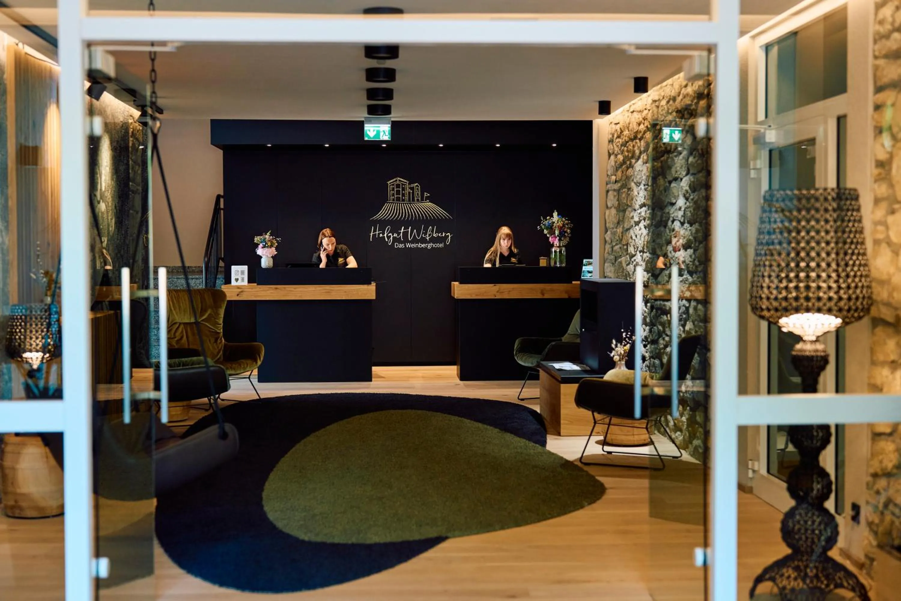 Lobby or reception in Hofgut Wißberg - Das Weinberghotel