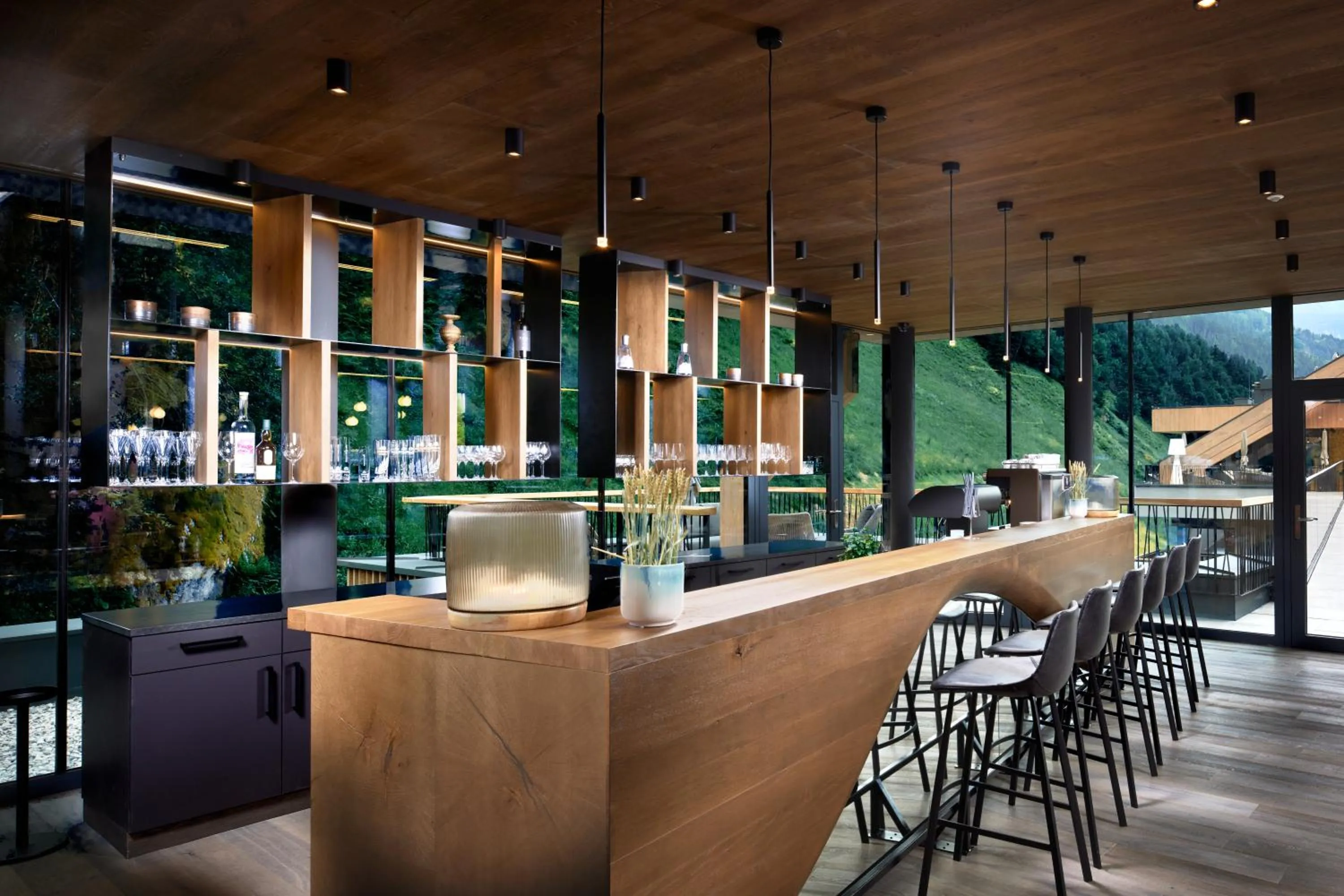 Lounge or bar in ZillergrundRock Luxury Mountain Resort