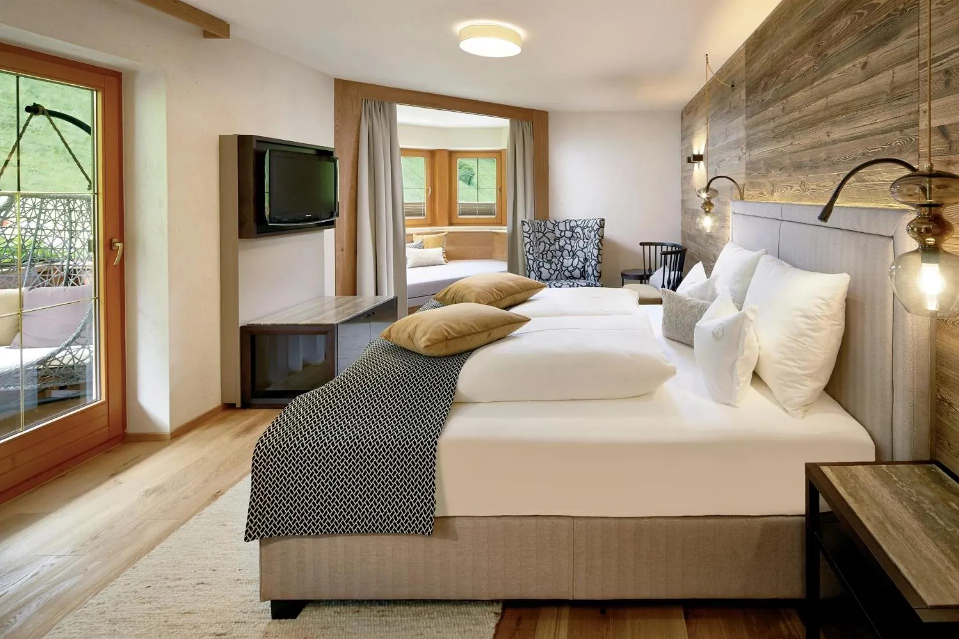 Photo of the whole room, Bed in ZillergrundRock Luxury Mountain Resort