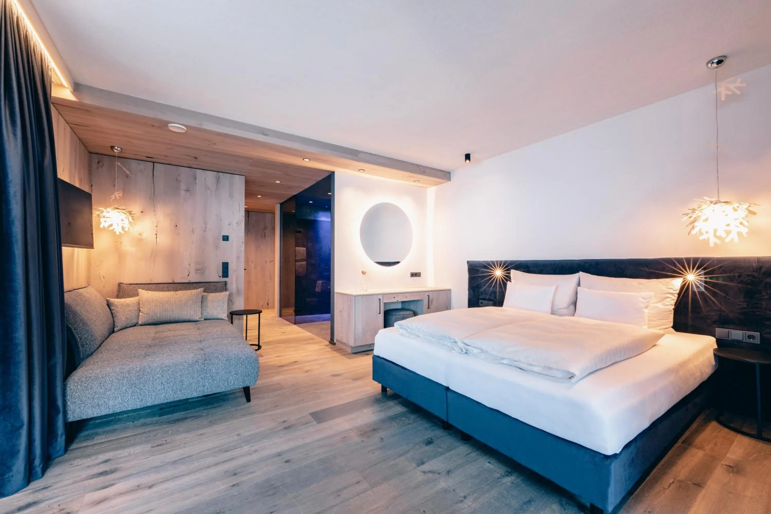 Photo of the whole room, Bed in ZillergrundRock Luxury Mountain Resort