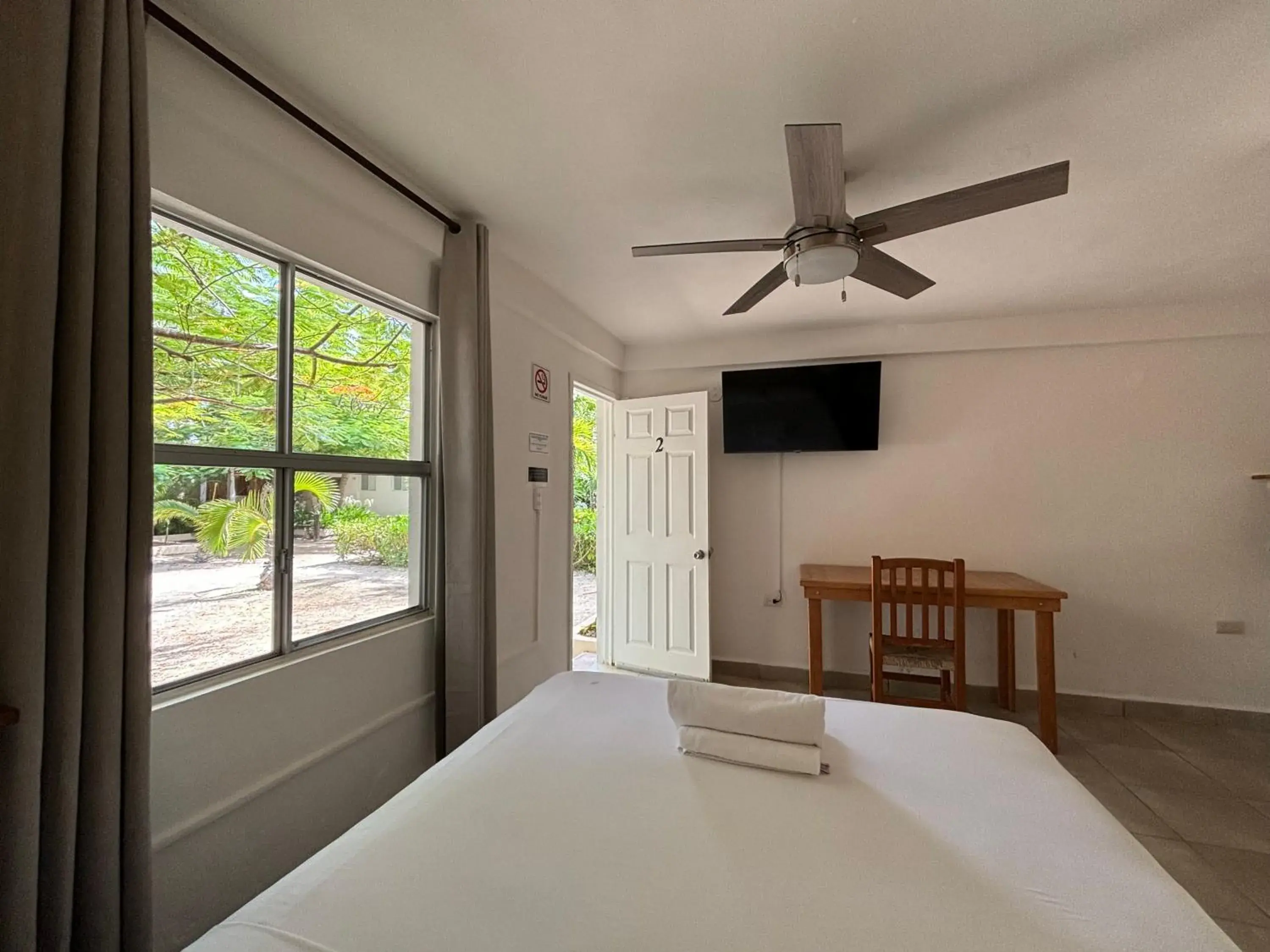 Garden view, Bed in La Diosa Kali Beach Front Hotel Garden view, Bed in La Diosa Kali Beach Front Hotel