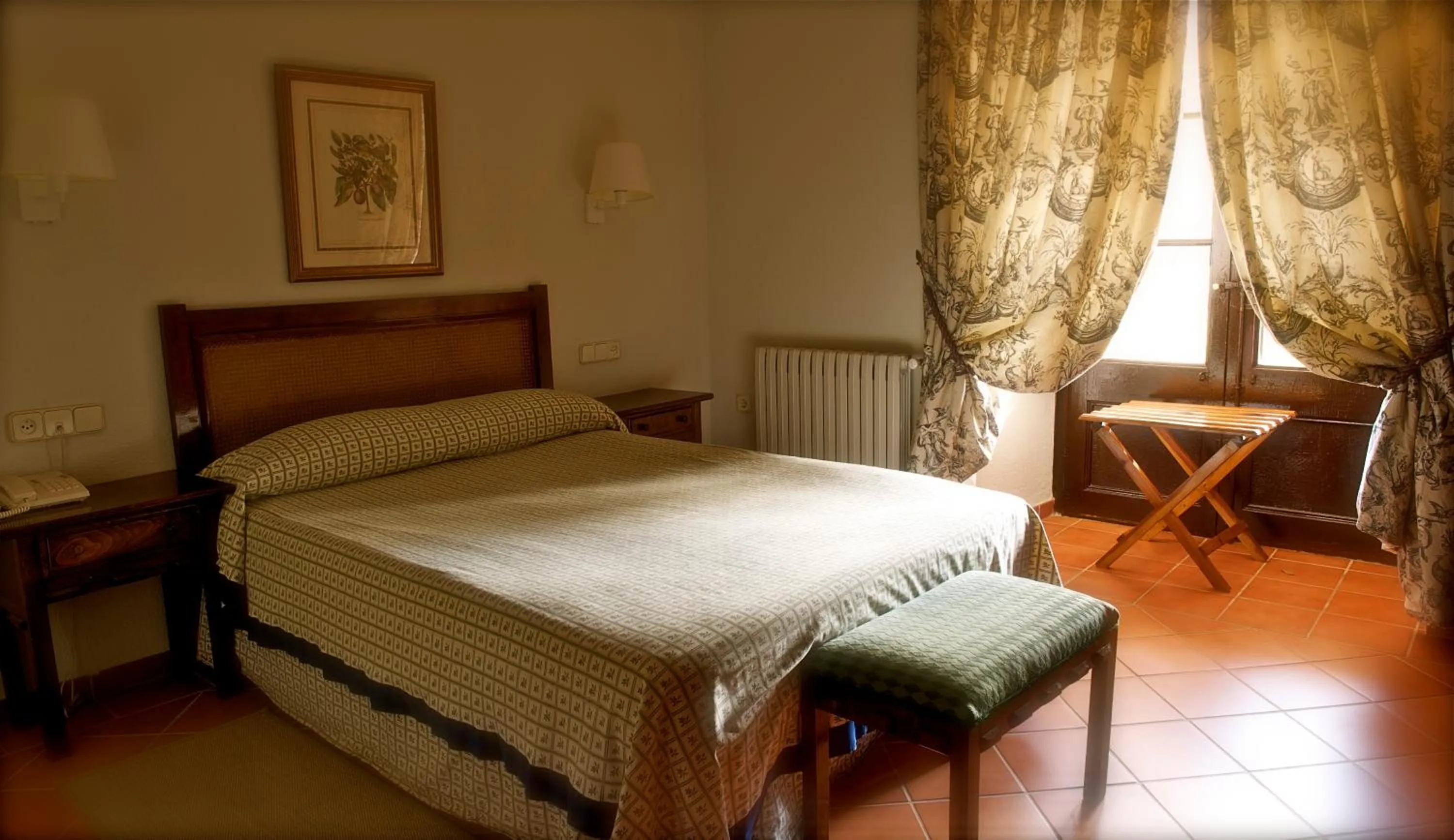 Bedroom, Bed in Monasterio De Piedra