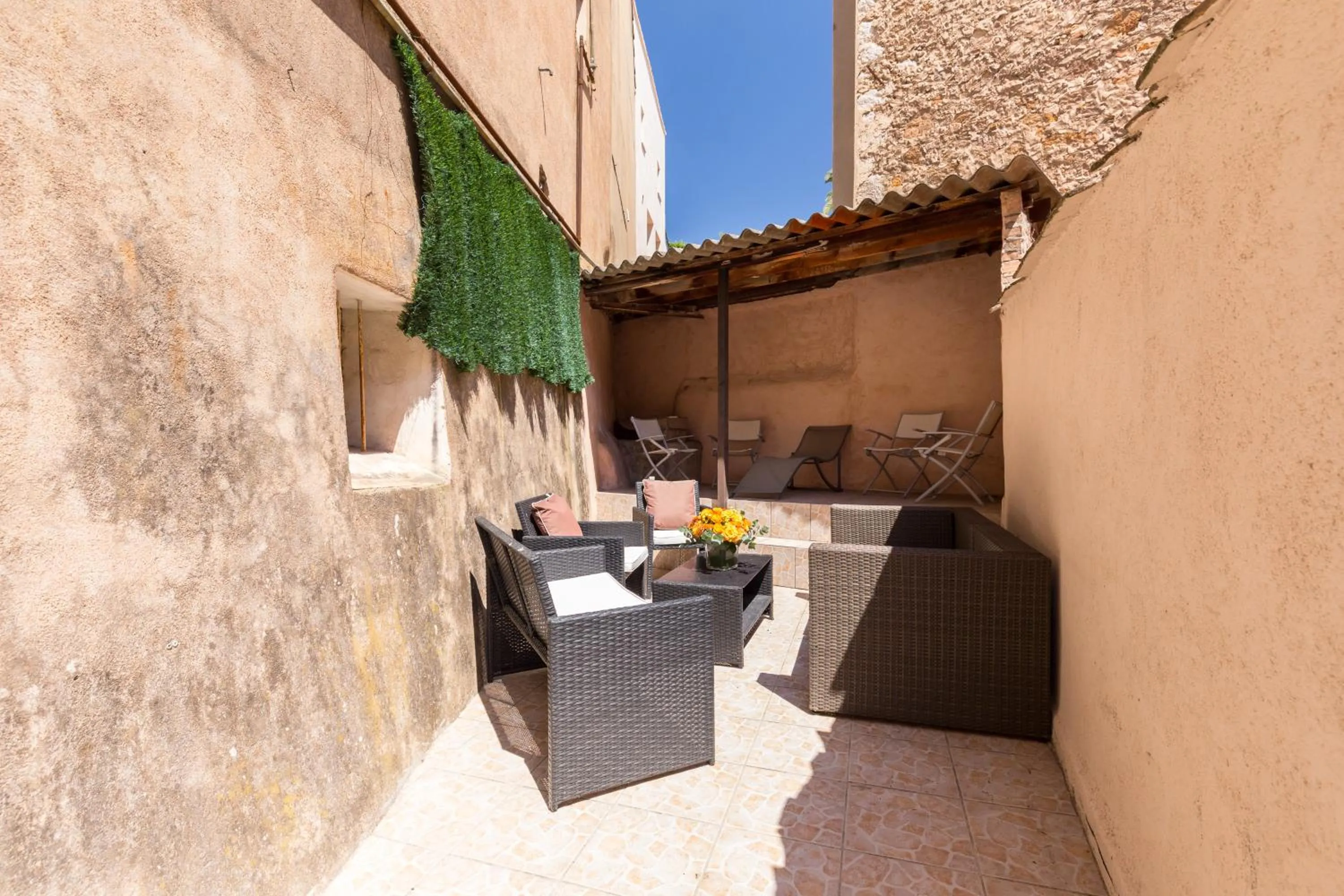 Balcony/Terrace in Florella Clemenceau Apartment