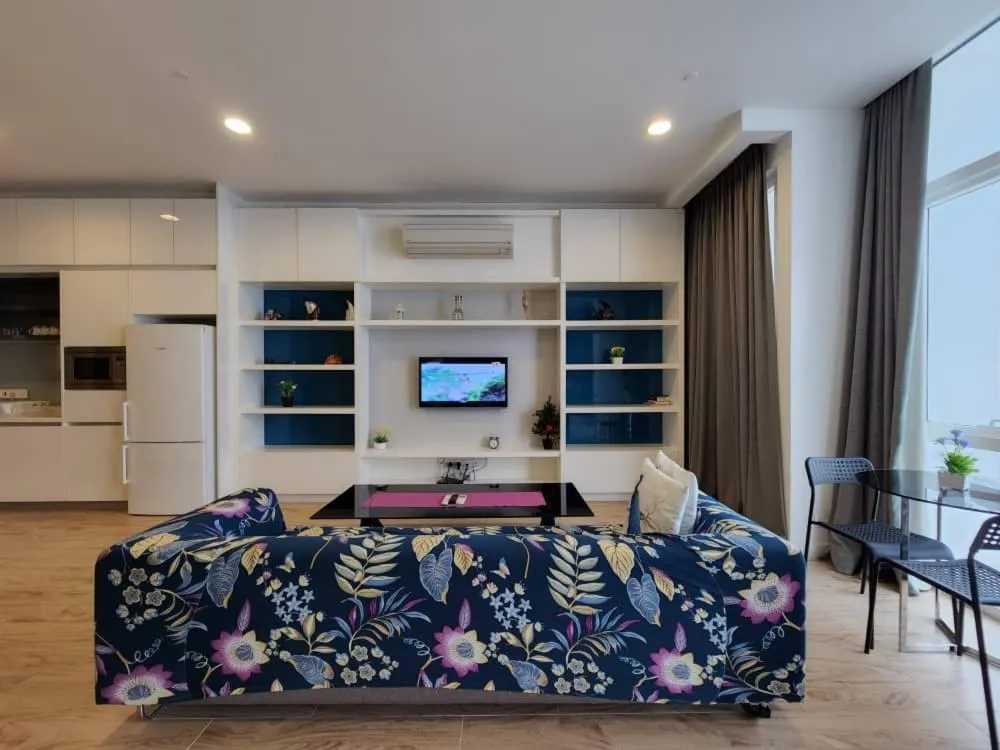 Living room, Bed in KL Platinum KLCC By Hive KL