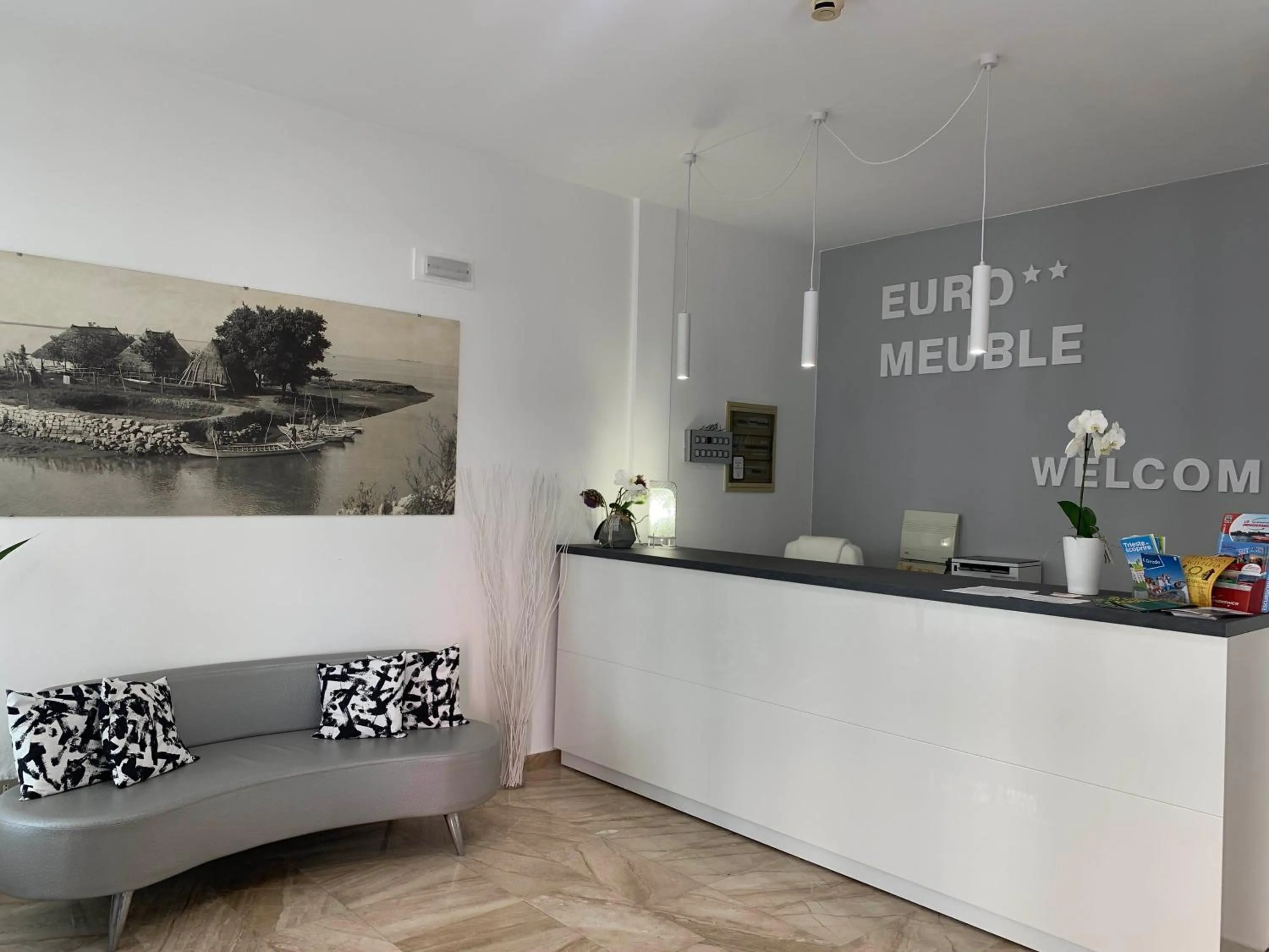 Euro Meublé