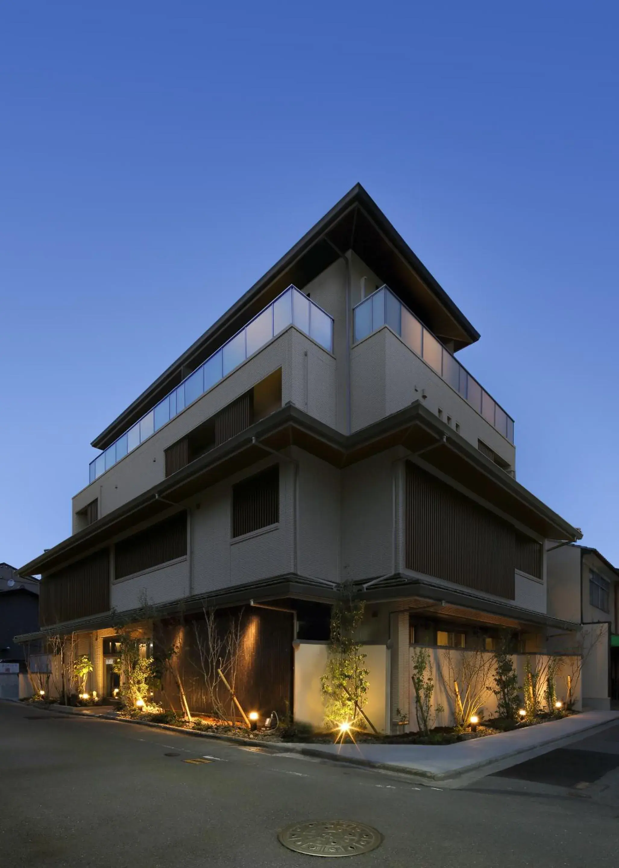 Property building in Karasuma Rokujo Hotel
