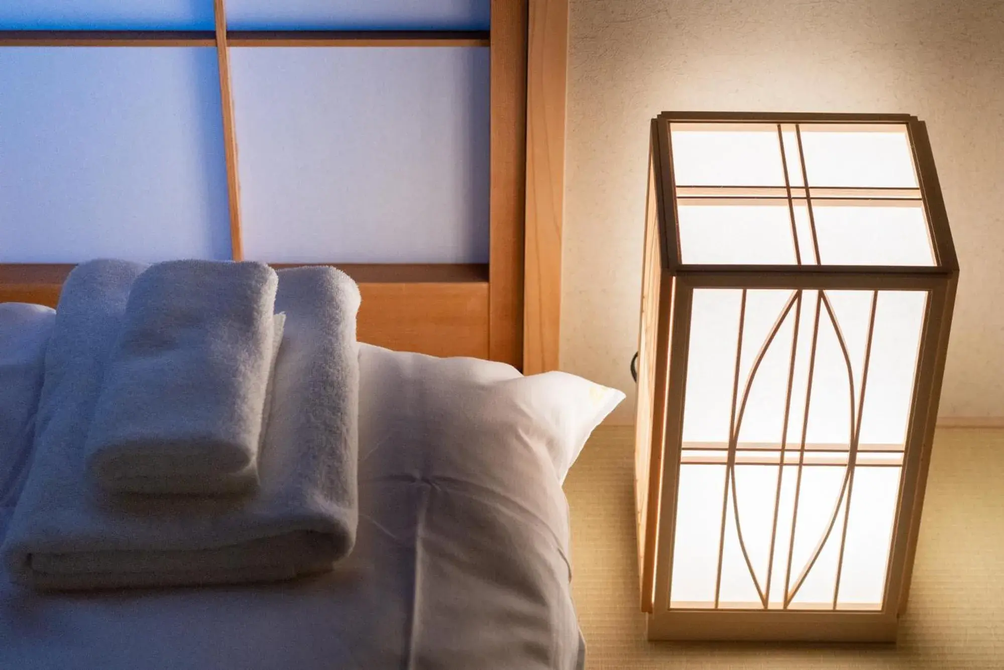 Decorative detail, Bed in Karasuma Rokujo Hotel