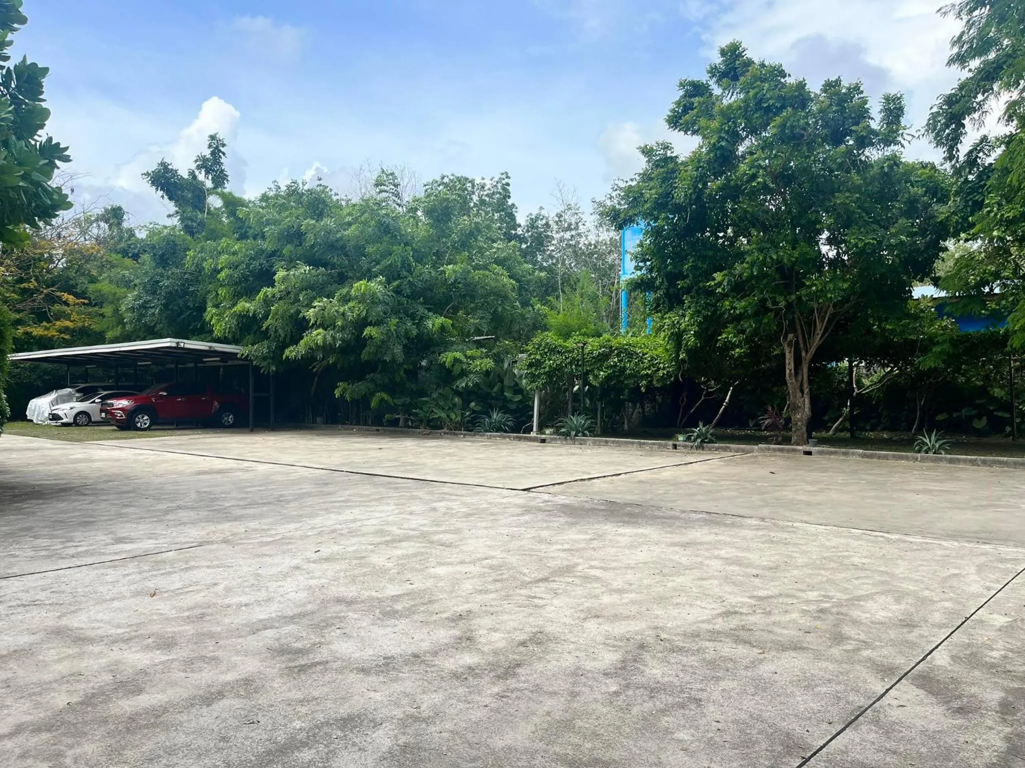 Parking in S4 Nai Yang Beach - Near Phuket Airport