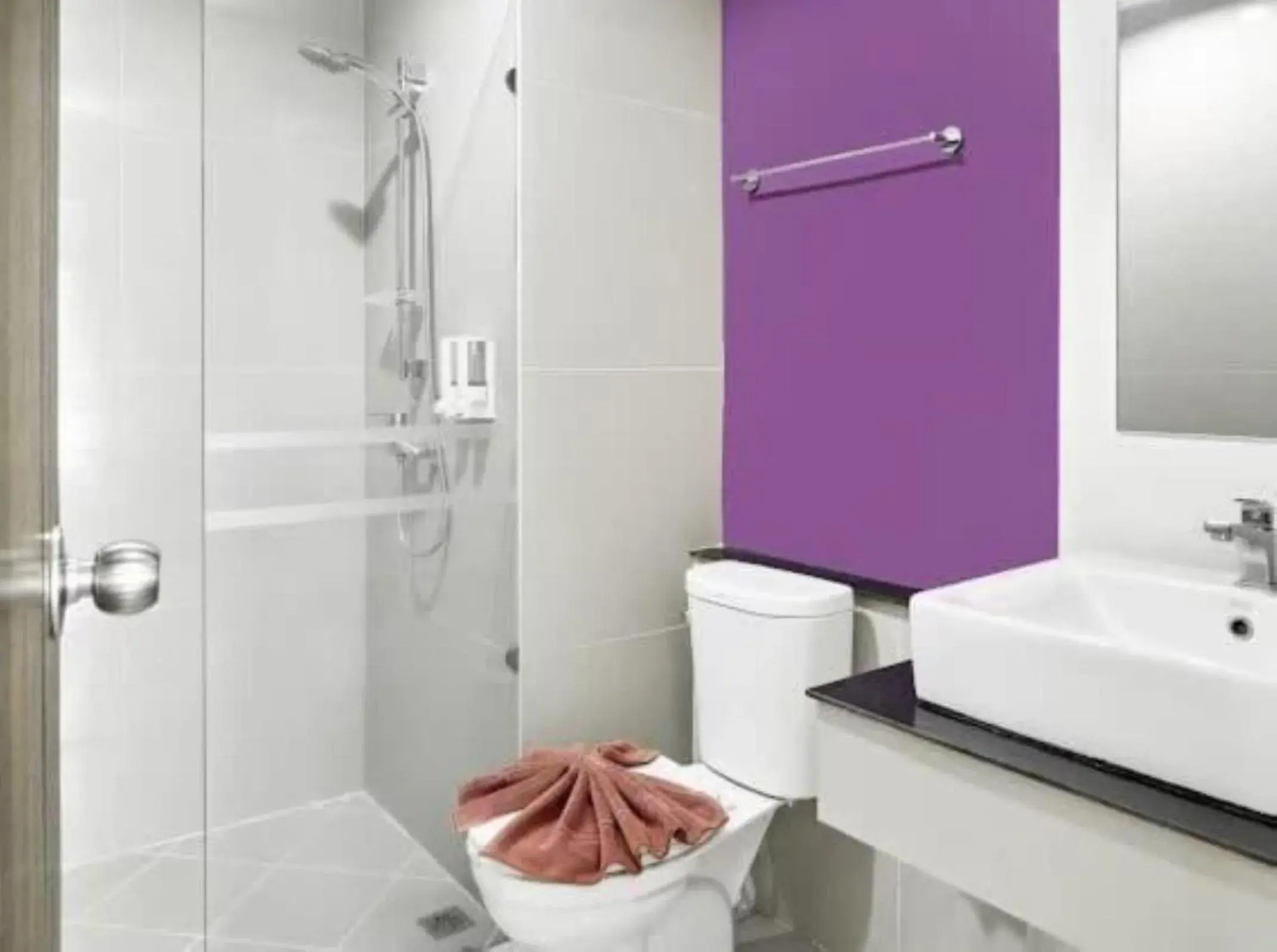 Bathroom in S4 Nai Yang Beach - Near Phuket Airport Bathroom in S4 Nai Yang Beach - Near Phuket Airport