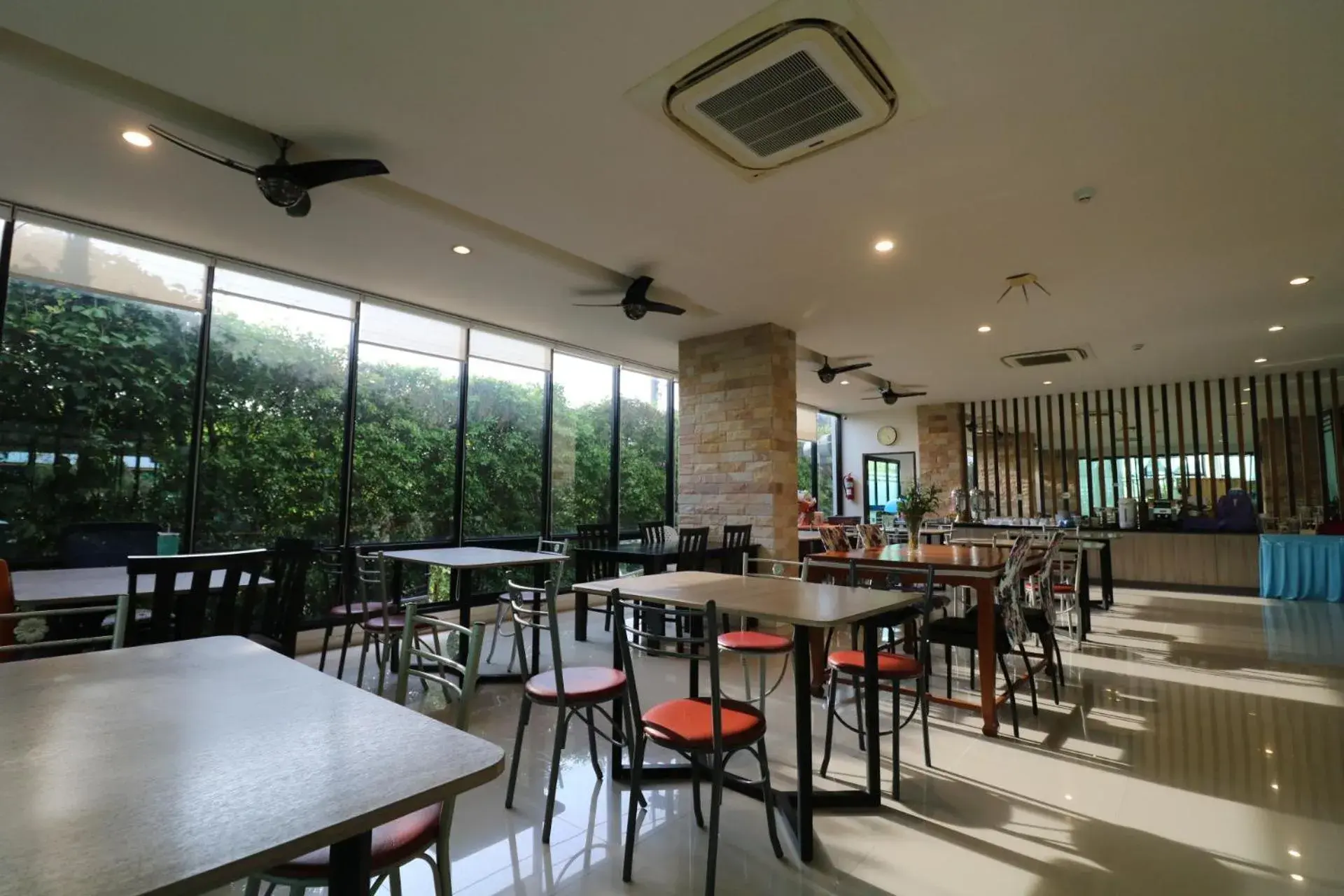 Restaurant/places to eat in S4 Nai Yang Beach - Near Phuket Airport Restaurant/places to eat in S4 Nai Yang Beach - Near Phuket Airport