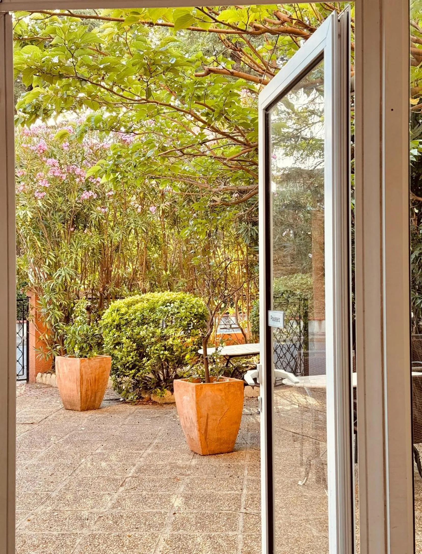 Inner courtyard view in Hôtel le Nid