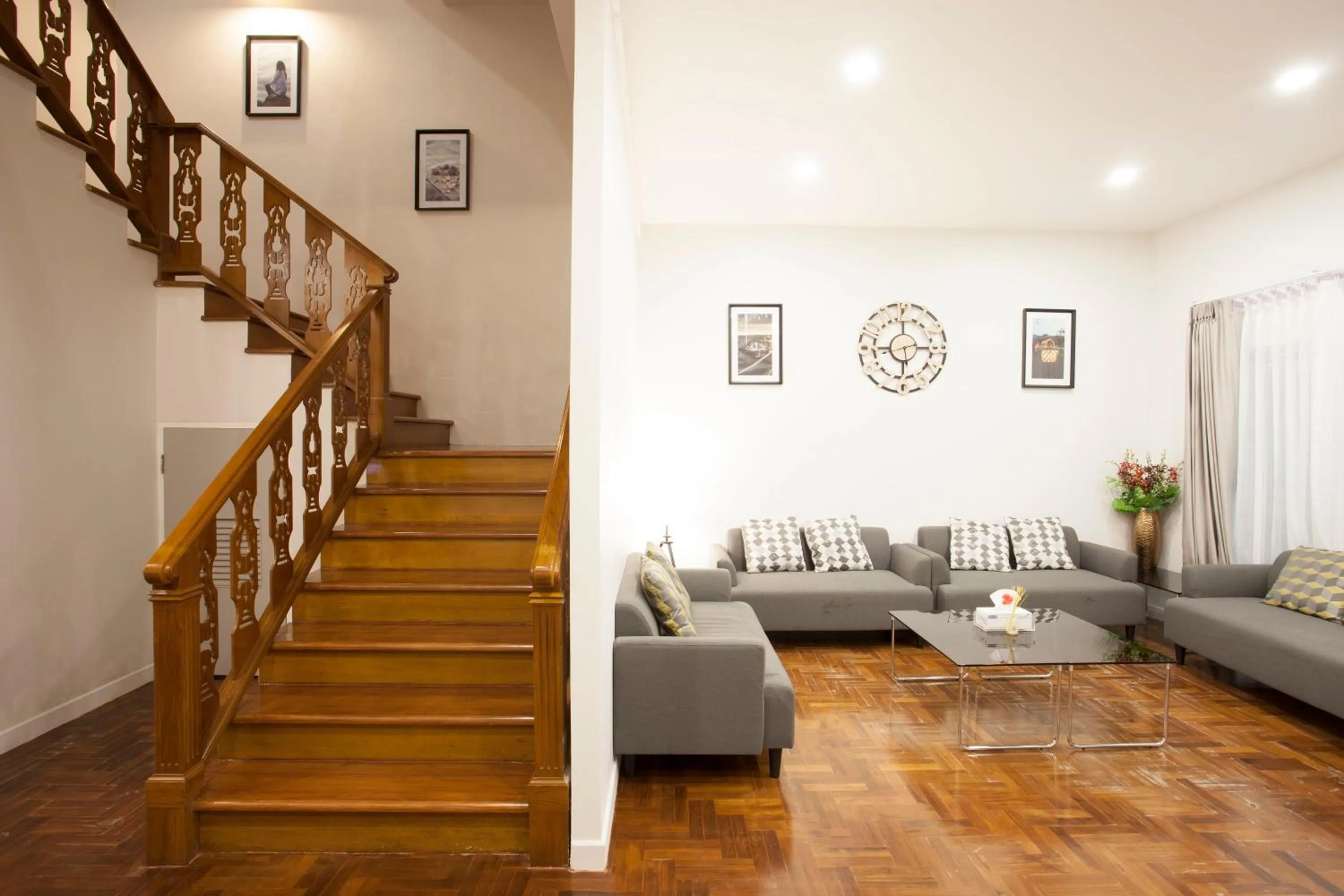 Communal lounge/ TV room in Cozy Home by Nan