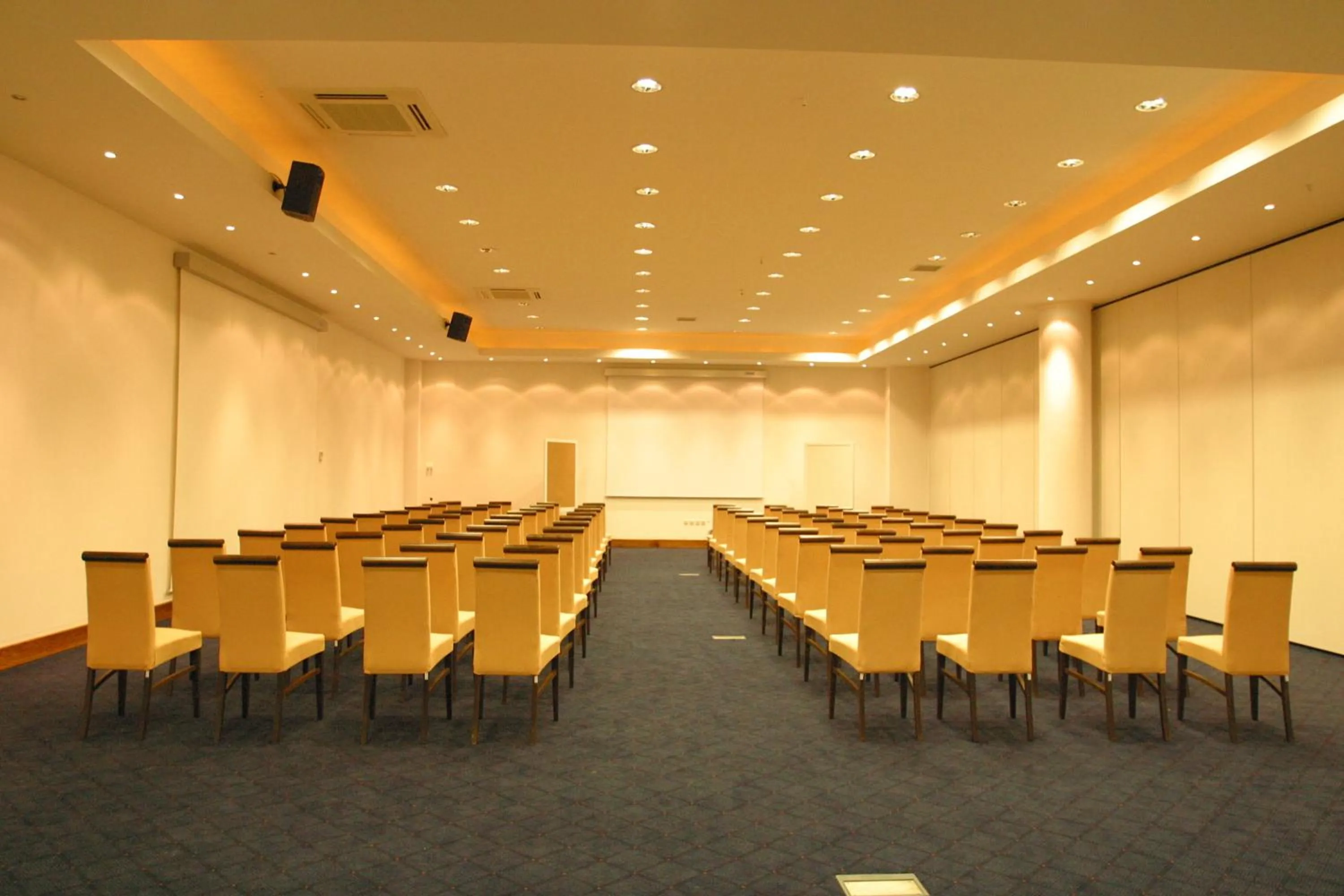Business facilities in Aristoteles Holiday Hotel And Spa