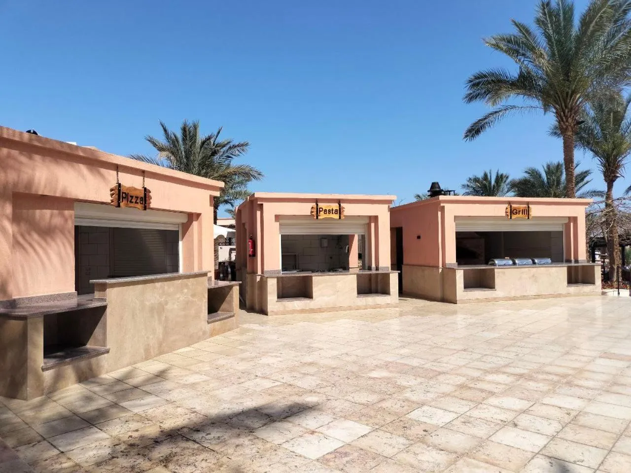 Restaurant/places to eat in Tamra Beach Resort