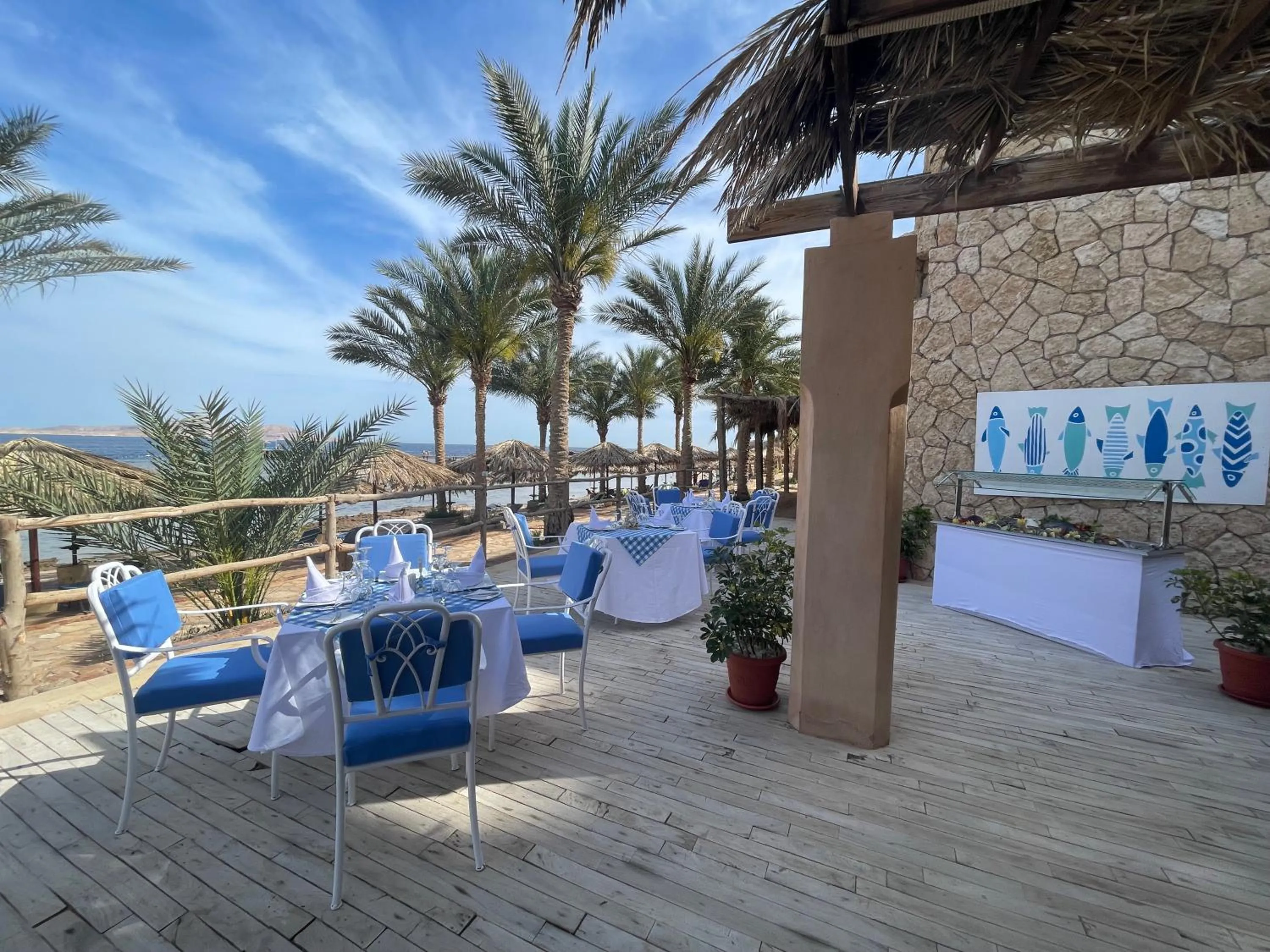 Restaurant/places to eat in Tamra Beach Resort