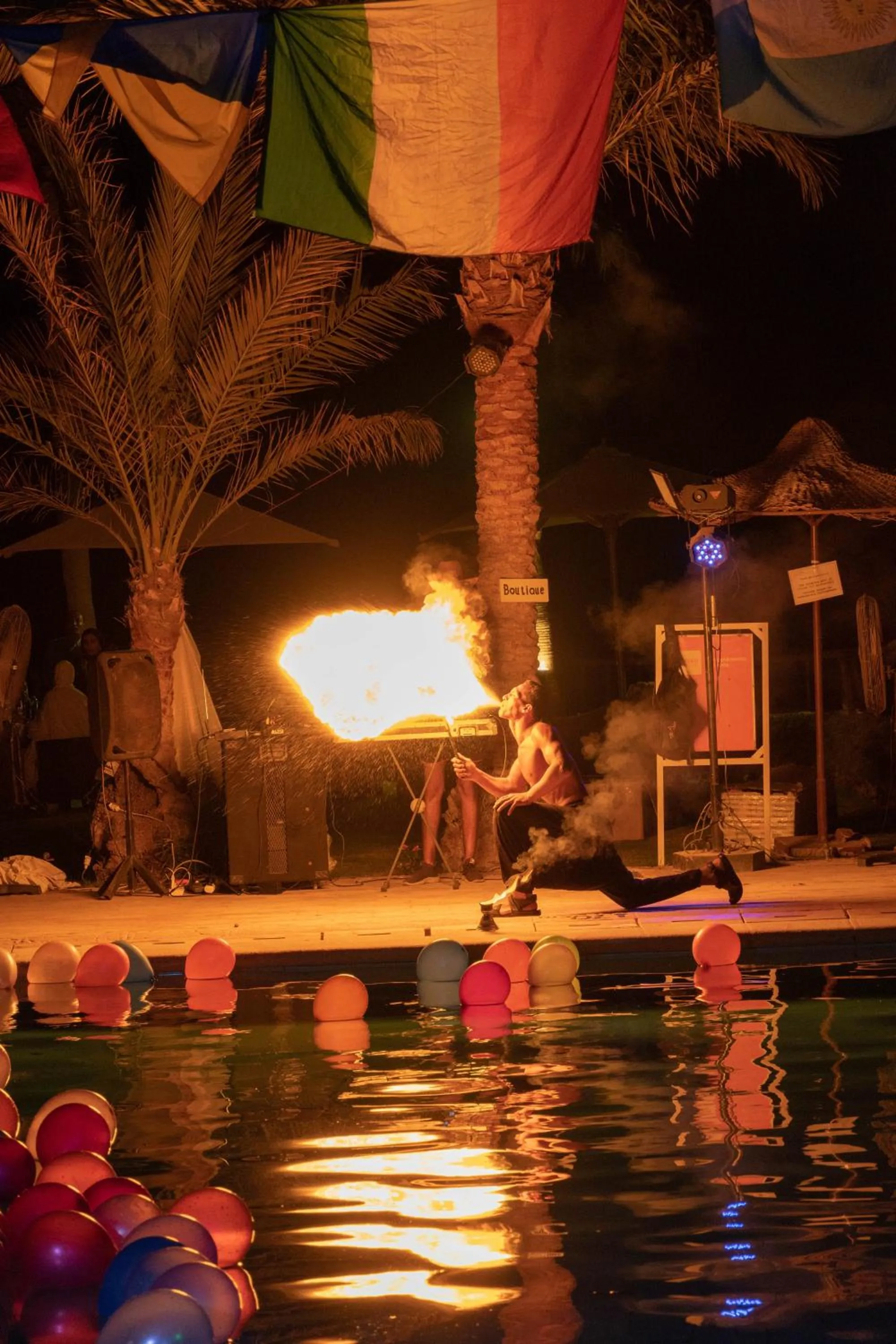 Evening entertainment in Tamra Beach Resort
