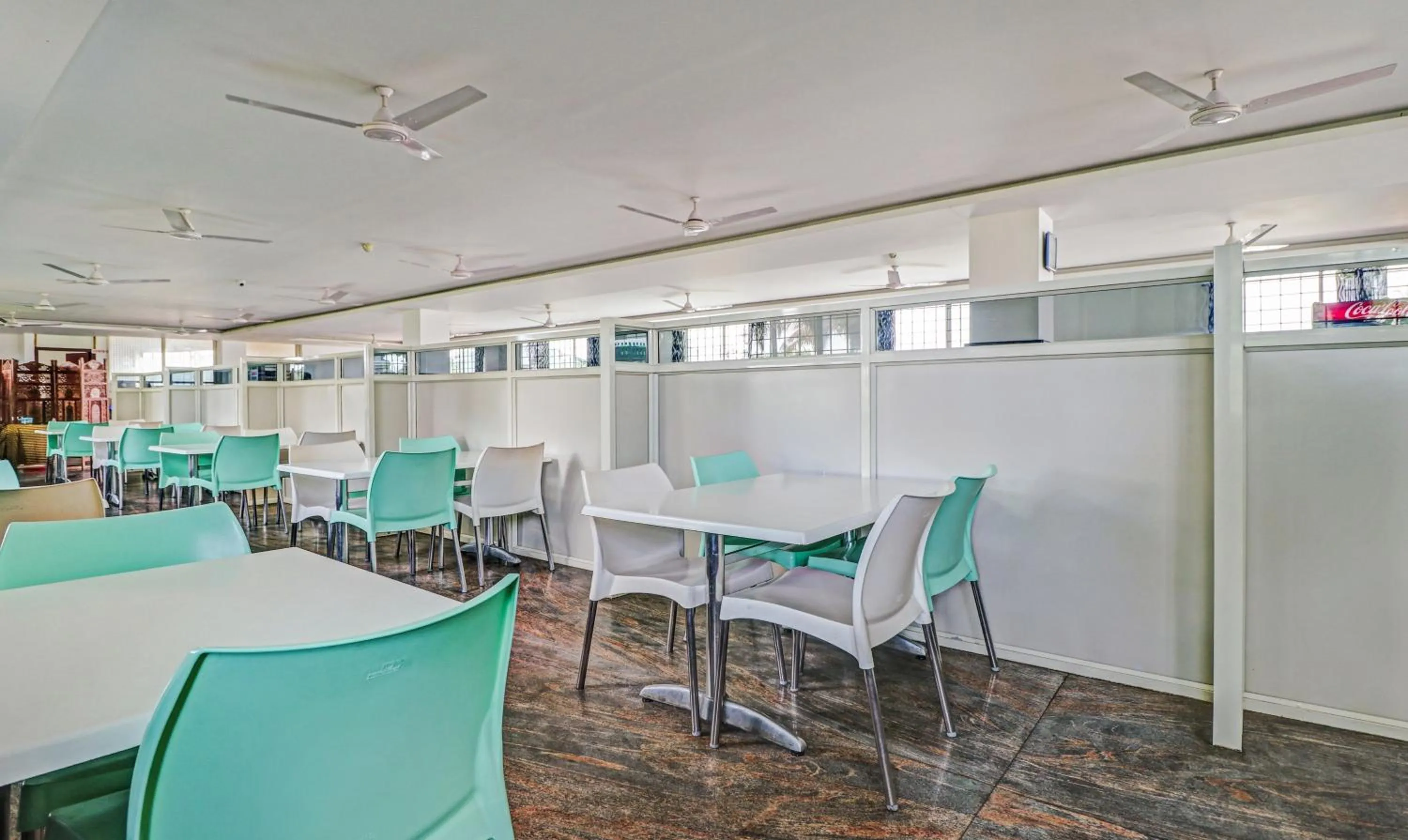 Restaurant/places to eat in Treebo Green Land Kushalnagar