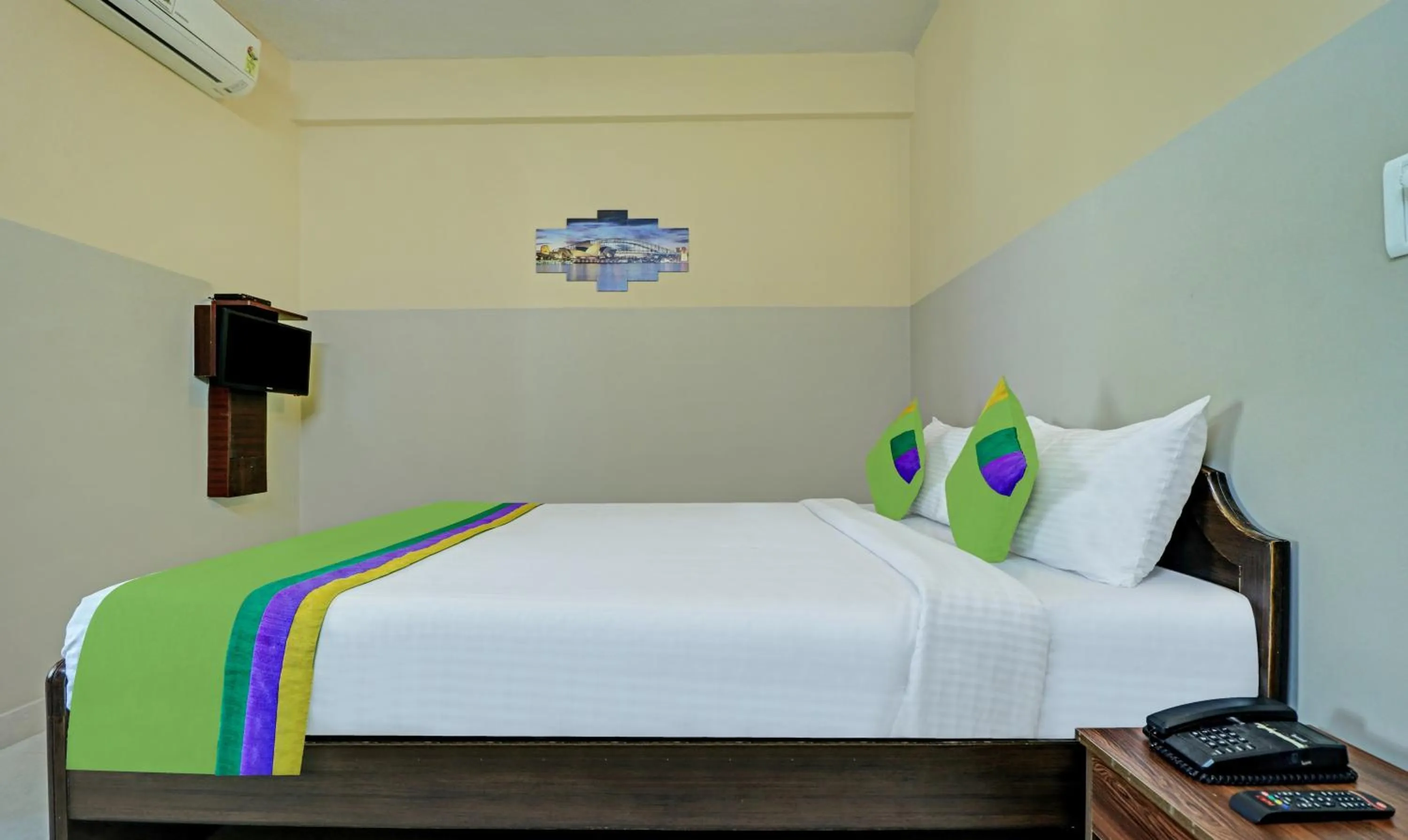 Bedroom, Bed in Treebo Green Land Kushalnagar