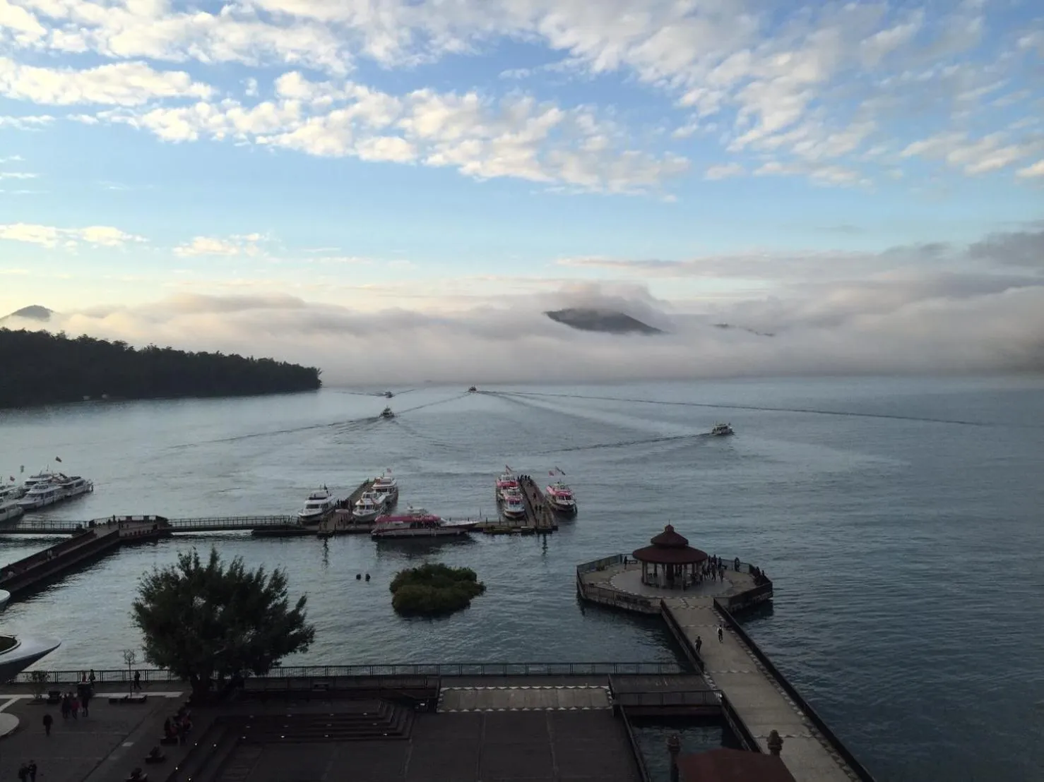 Lake view in Hu Yue Lakeview Hotel