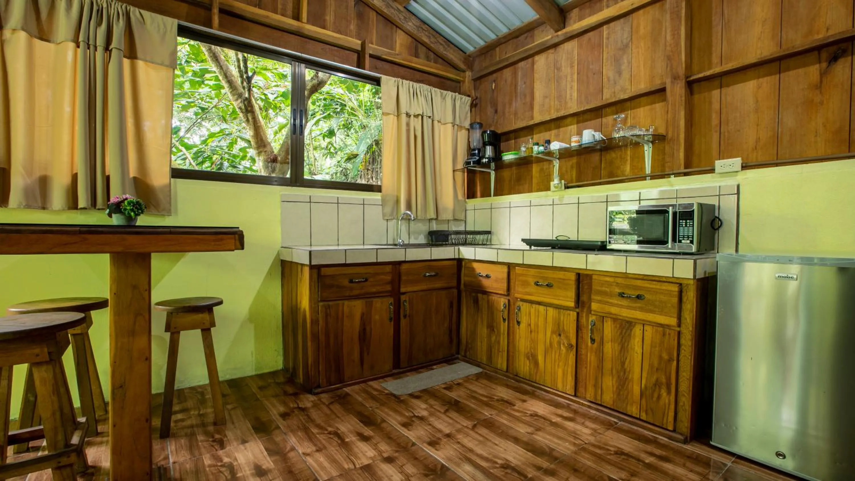 Kitchen or kitchenette in Cabañas del Lago