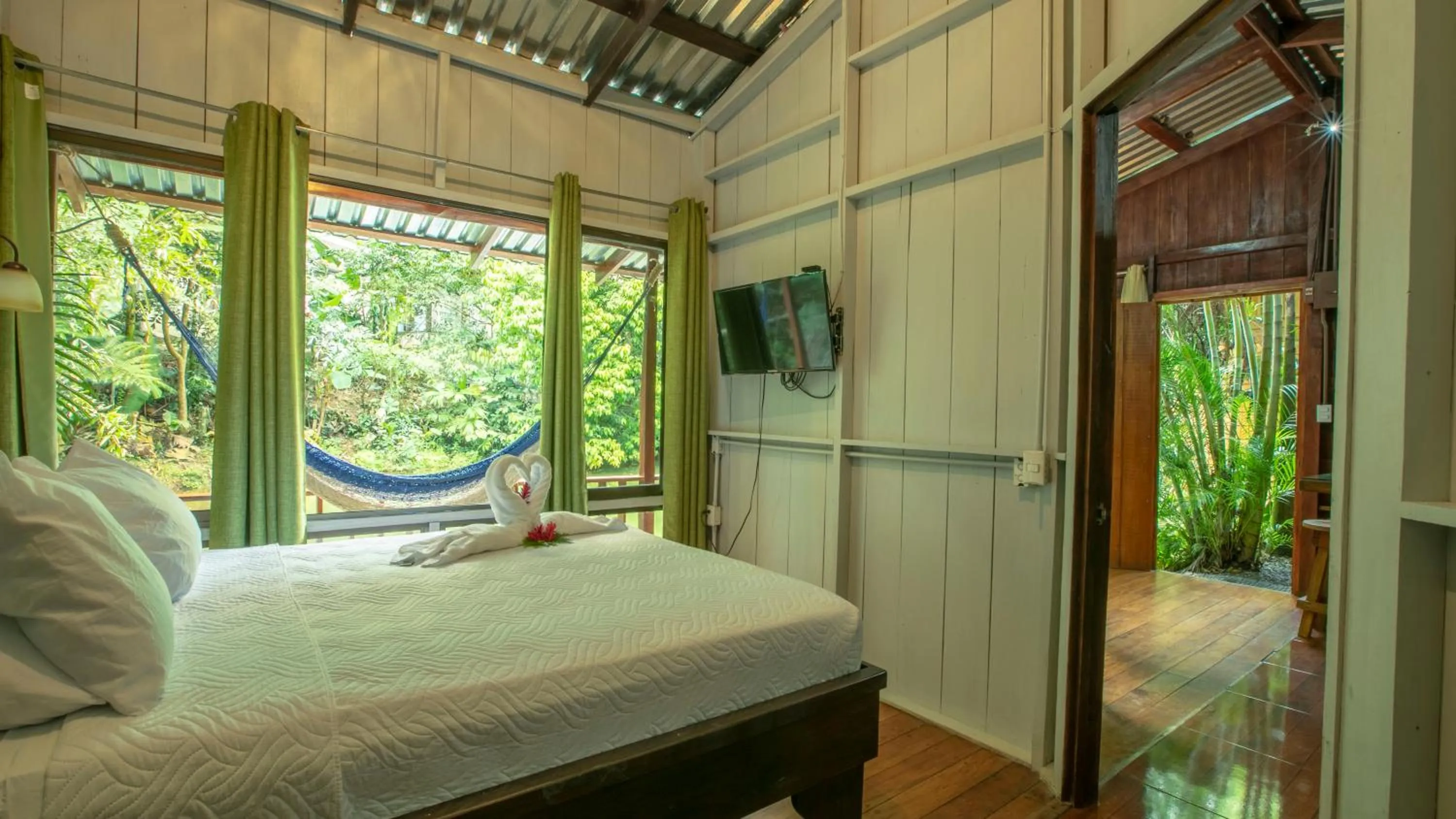 Photo of the whole room, Bed in Cabañas del Lago