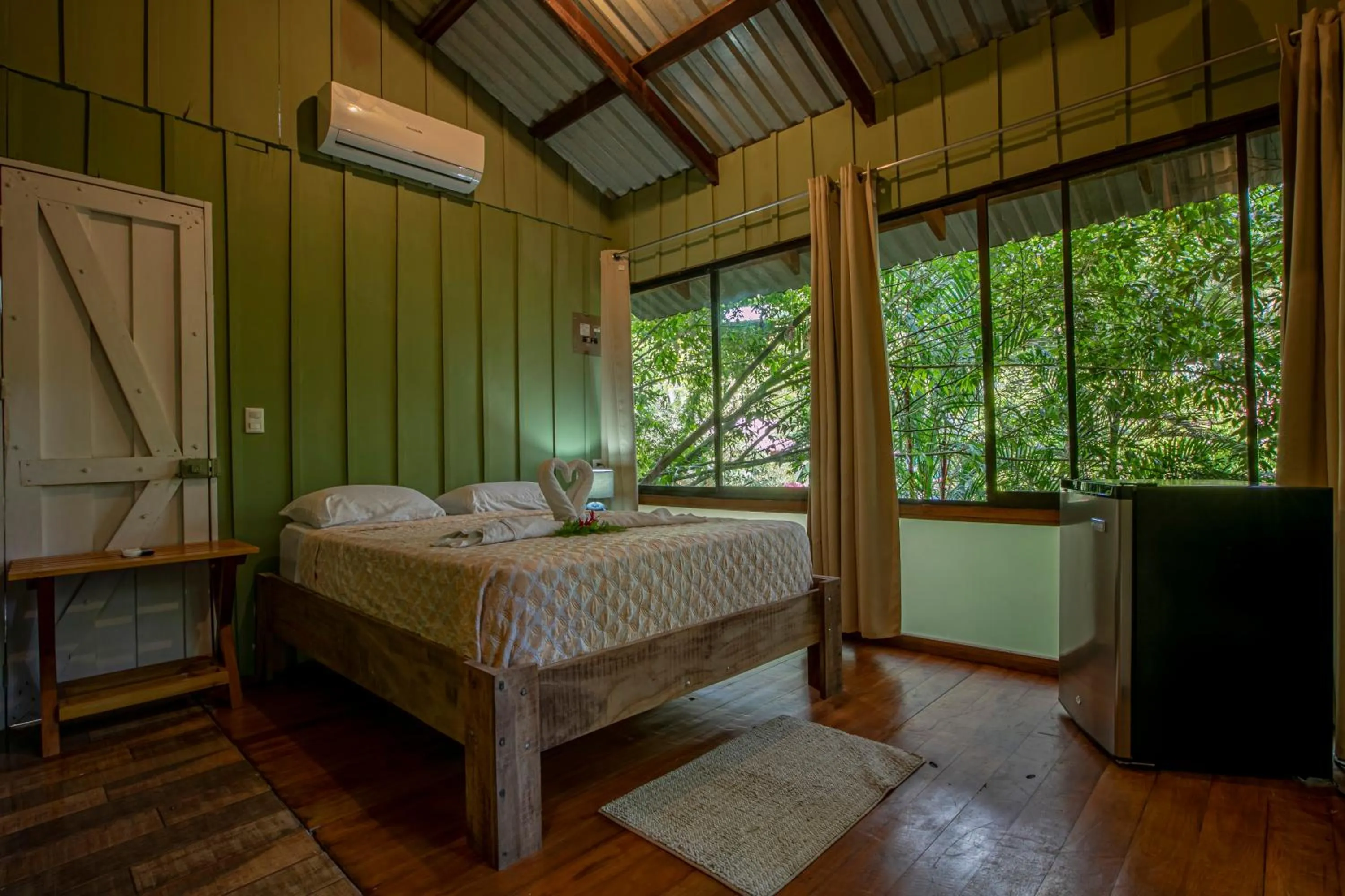 Photo of the whole room, Bed in Cabañas del Lago