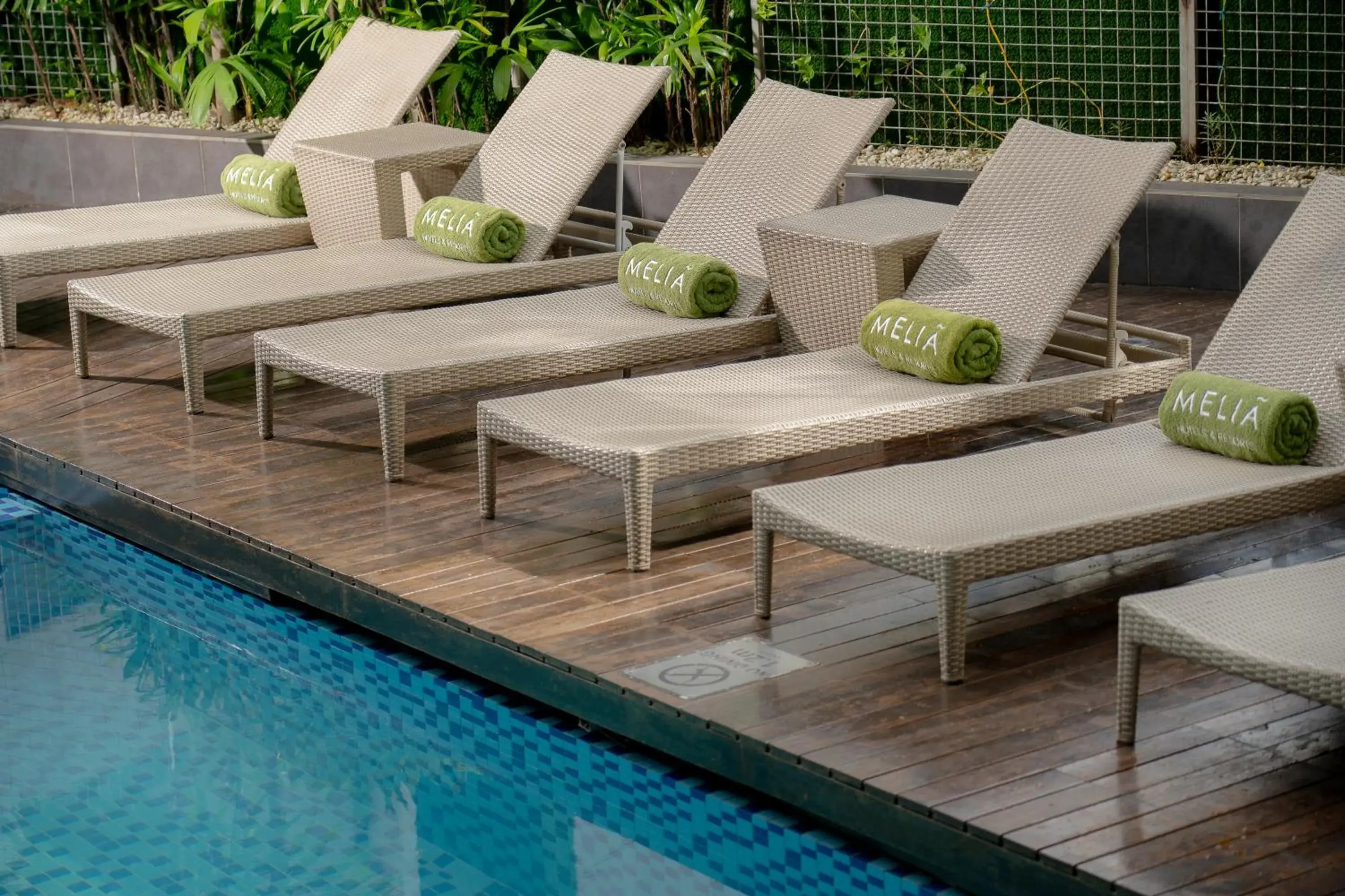 Swimming pool in Meliá Kuala Lumpur Swimming pool in Meliá Kuala Lumpur