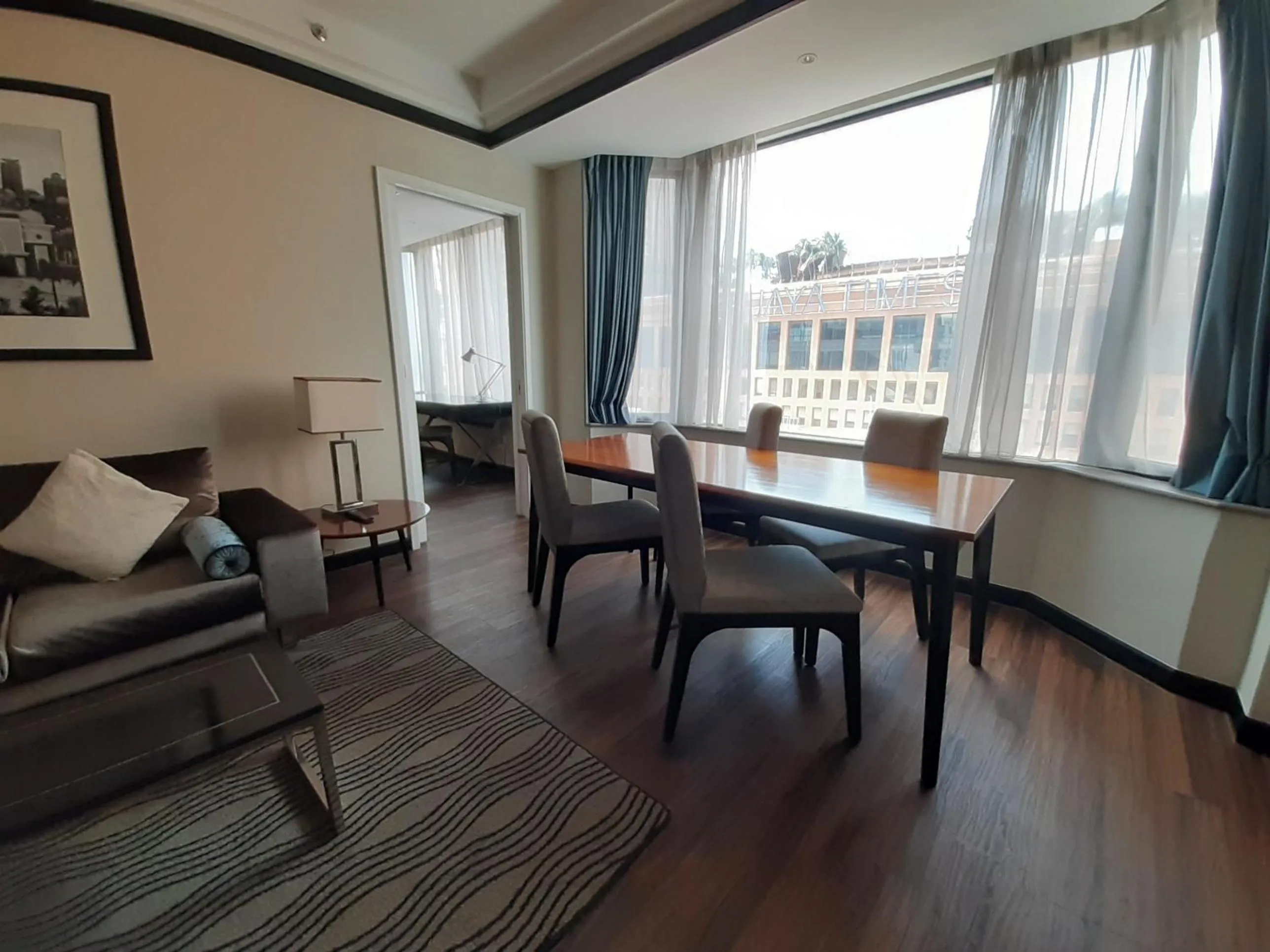 Dining area in Meliá Kuala Lumpur
