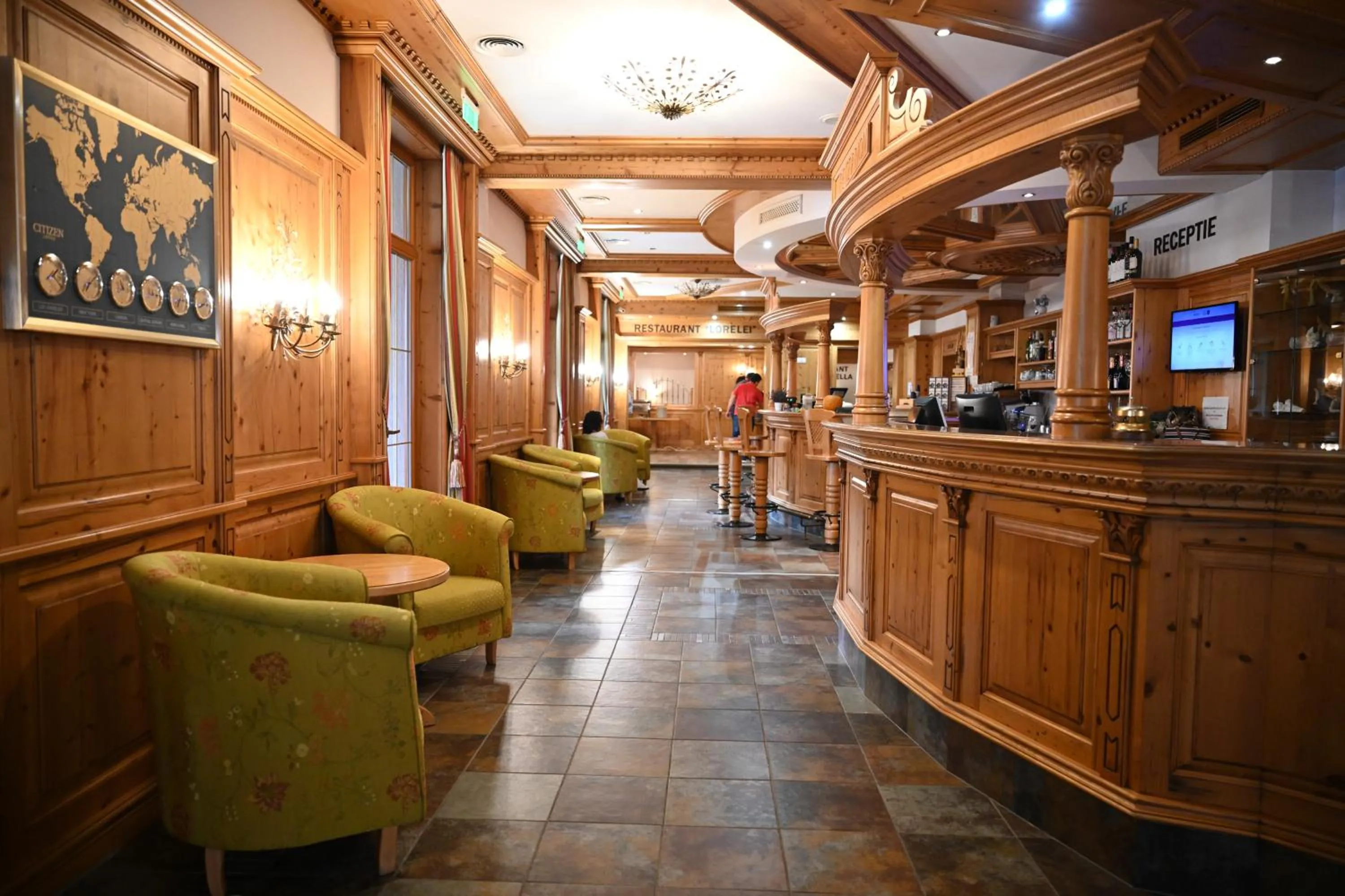 Lobby or reception in Mercure Sighisoara Binderbubi Hotel & Spa