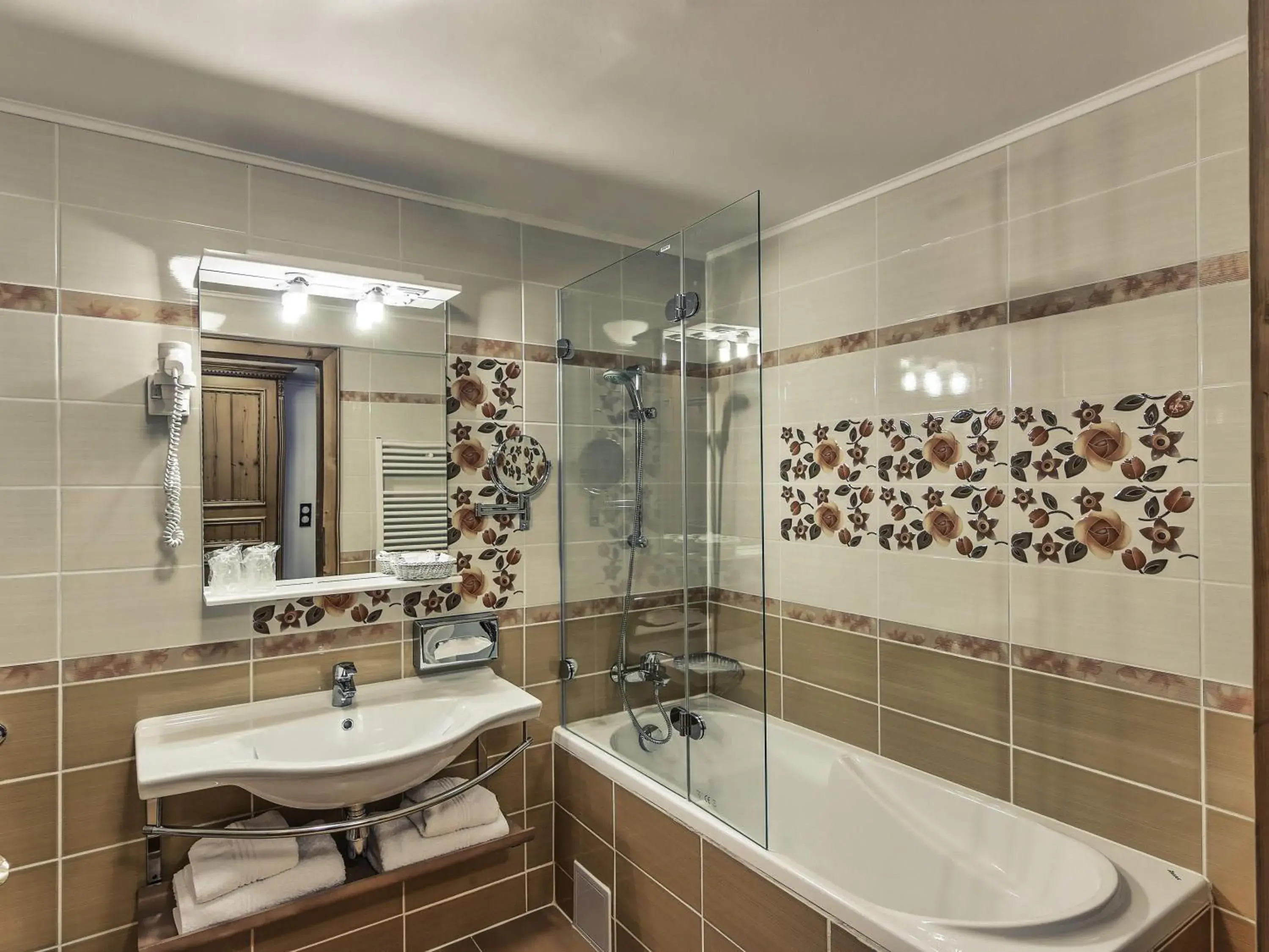 Bedroom in Mercure Sighisoara Binderbubi Hotel & Spa Bedroom in Mercure Sighisoara Binderbubi Hotel & Spa