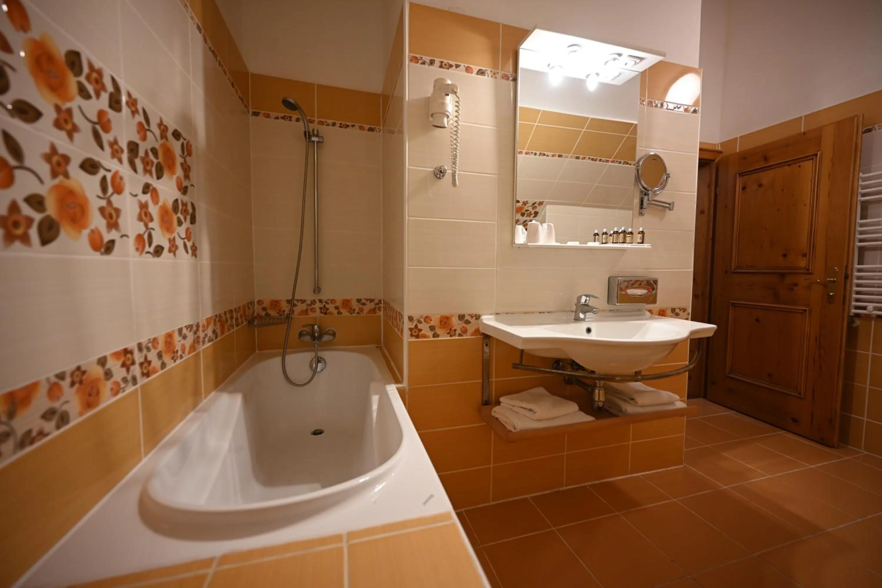 Bathroom in Mercure Sighisoara Binderbubi Hotel & Spa