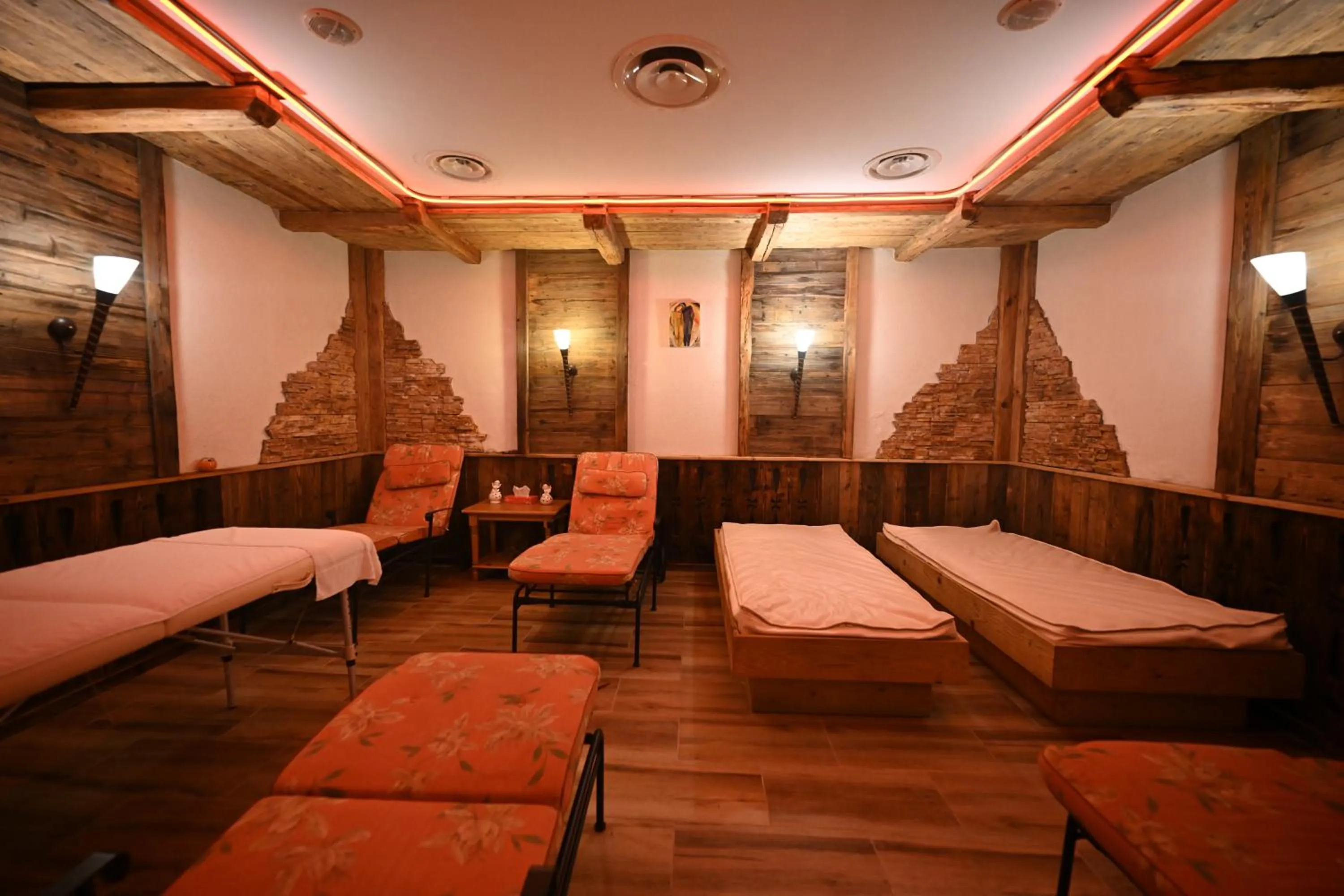 Seating area, Bed in Mercure Sighisoara Binderbubi Hotel & Spa