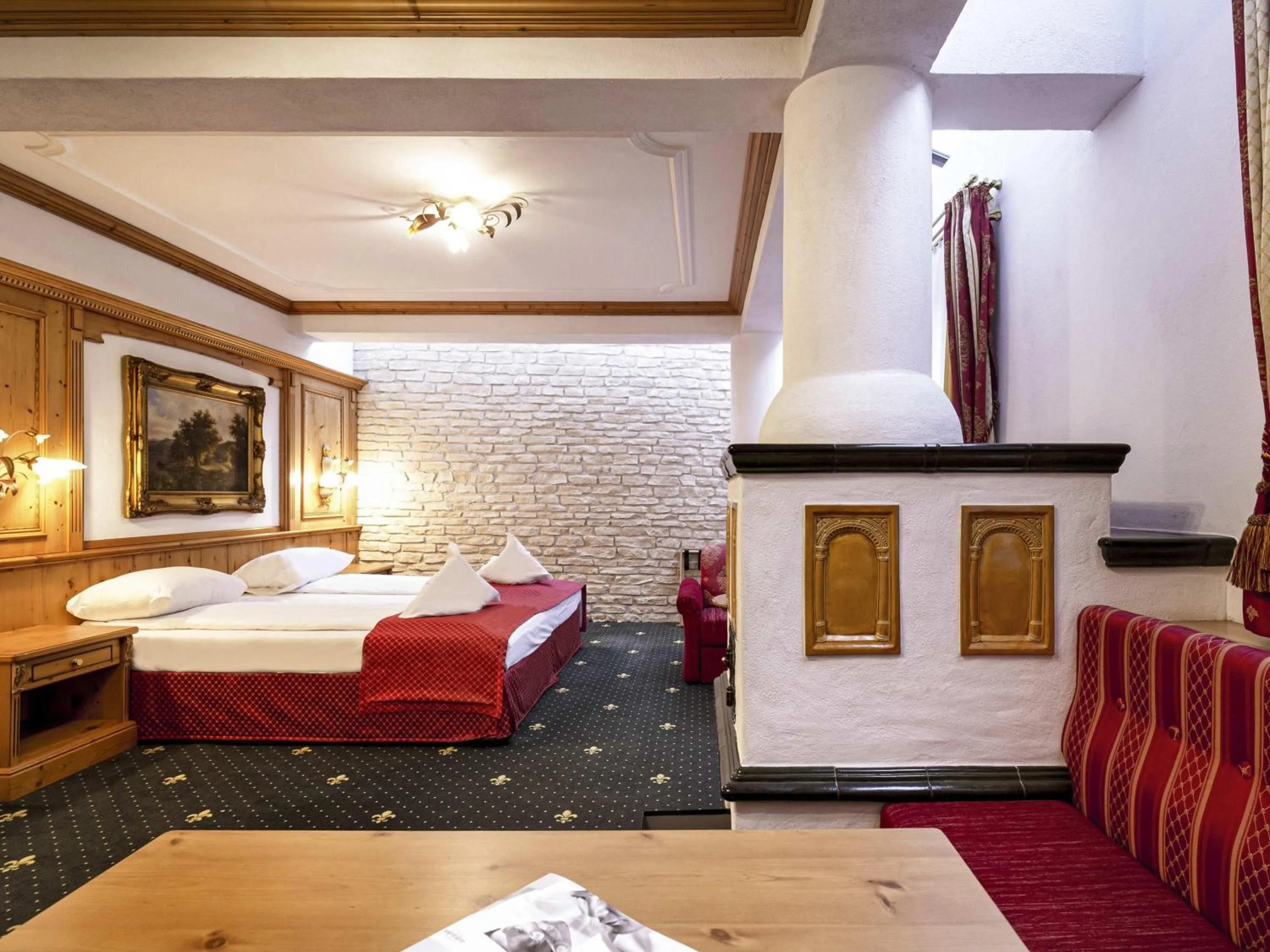 Bedroom, Bed in Mercure Sighisoara Binderbubi Hotel & Spa