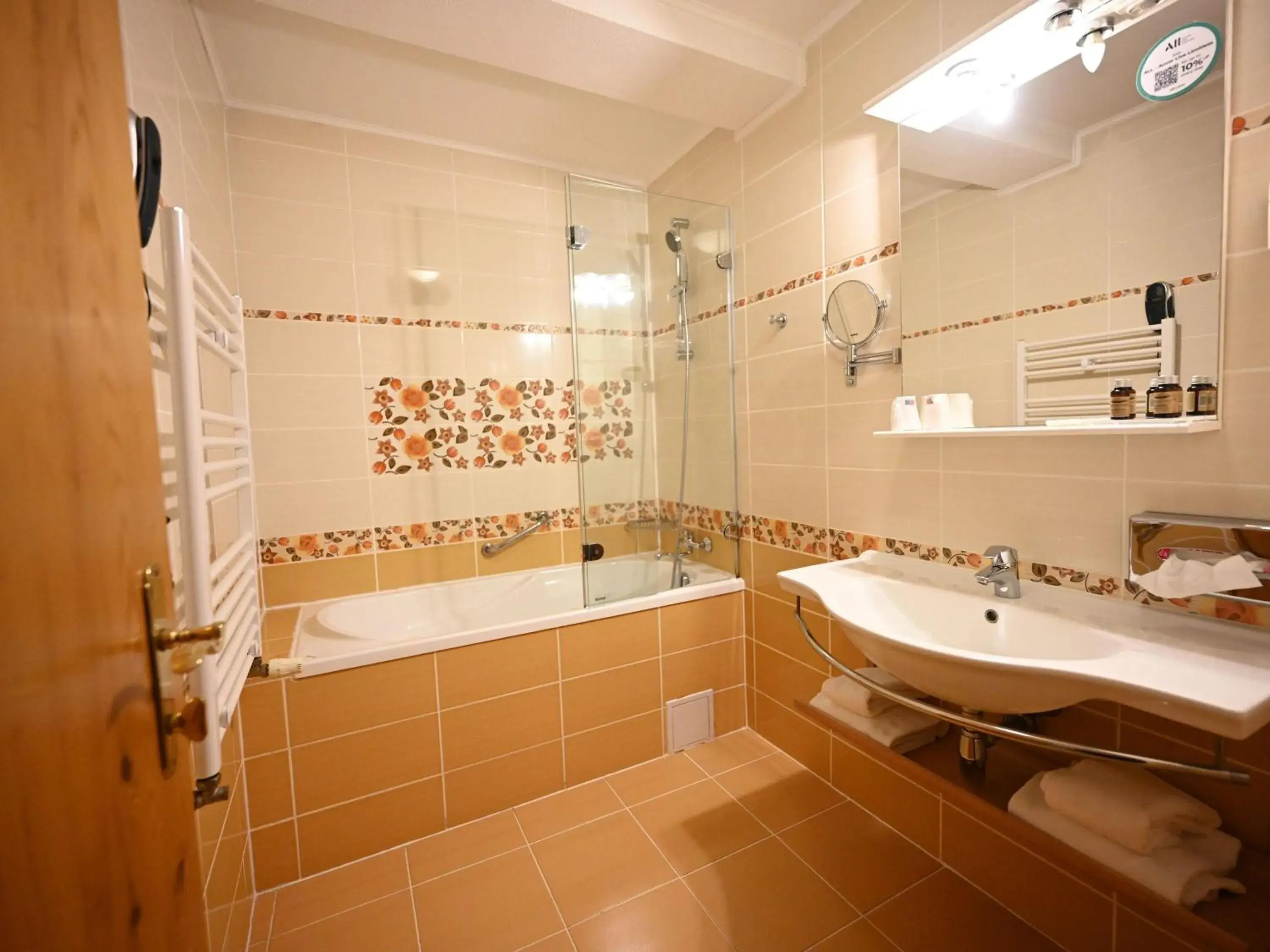 Bedroom in Mercure Sighisoara Binderbubi Hotel & Spa Bedroom in Mercure Sighisoara Binderbubi Hotel & Spa