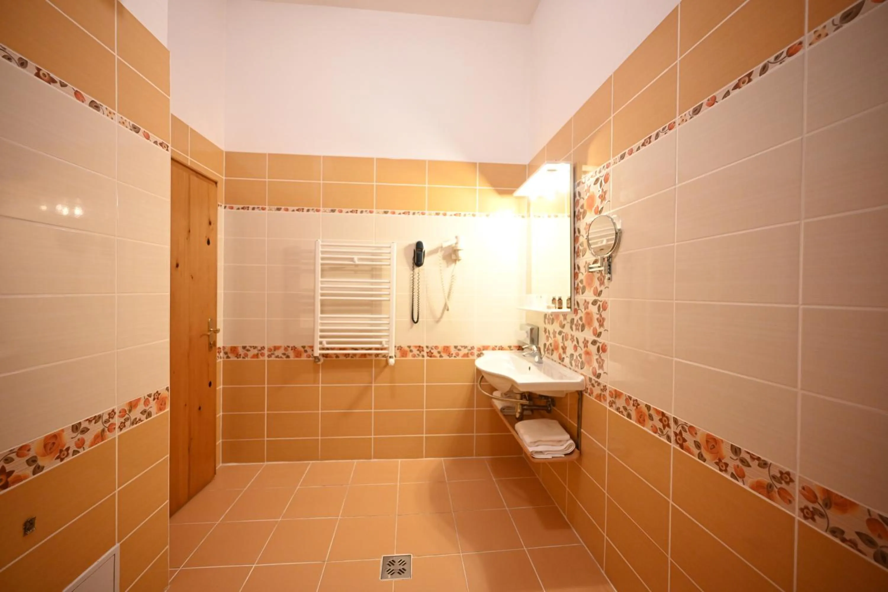 Bathroom in Mercure Sighisoara Binderbubi Hotel & Spa