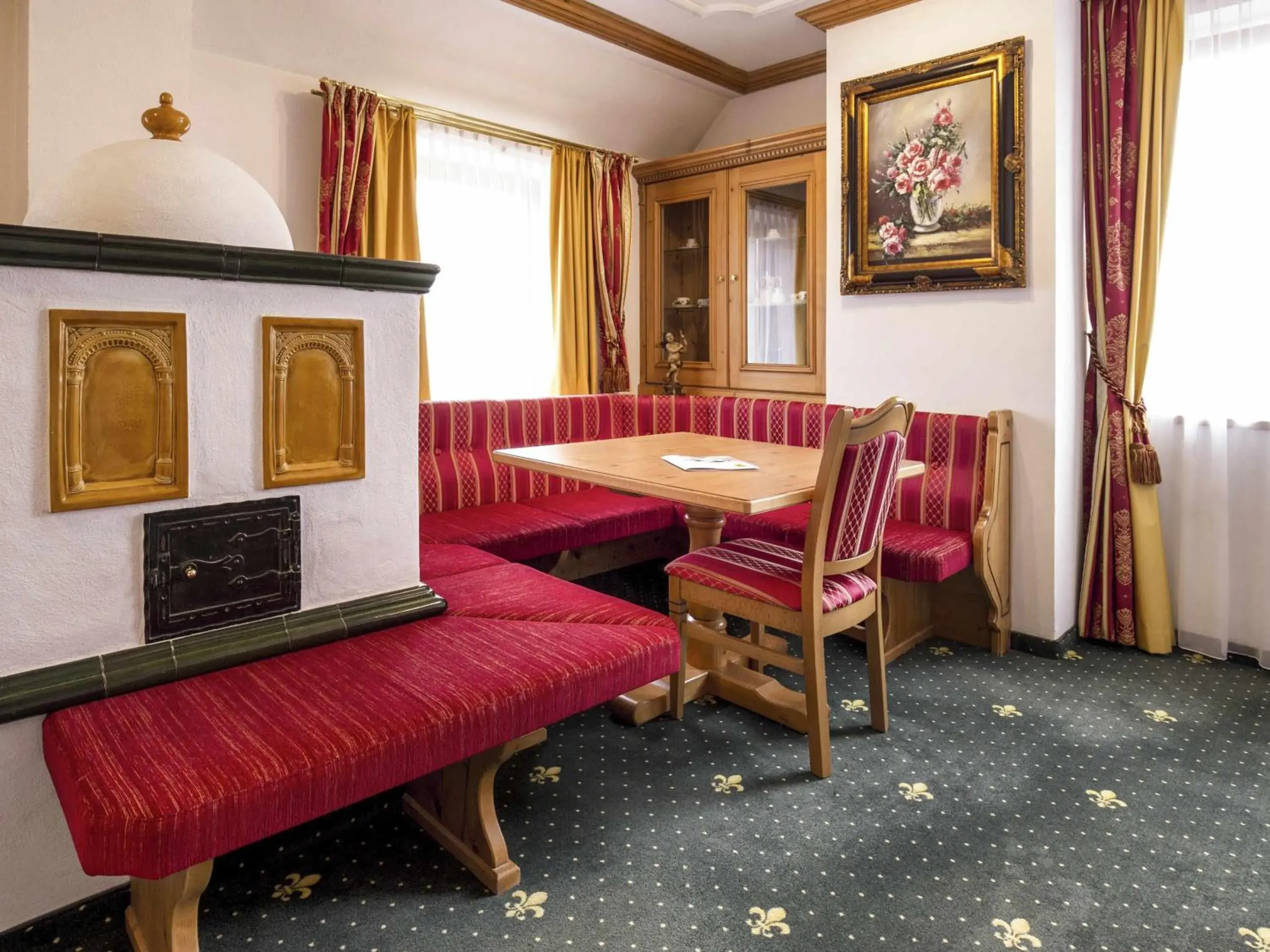 Bedroom in Mercure Sighisoara Binderbubi Hotel & Spa Bedroom in Mercure Sighisoara Binderbubi Hotel & Spa