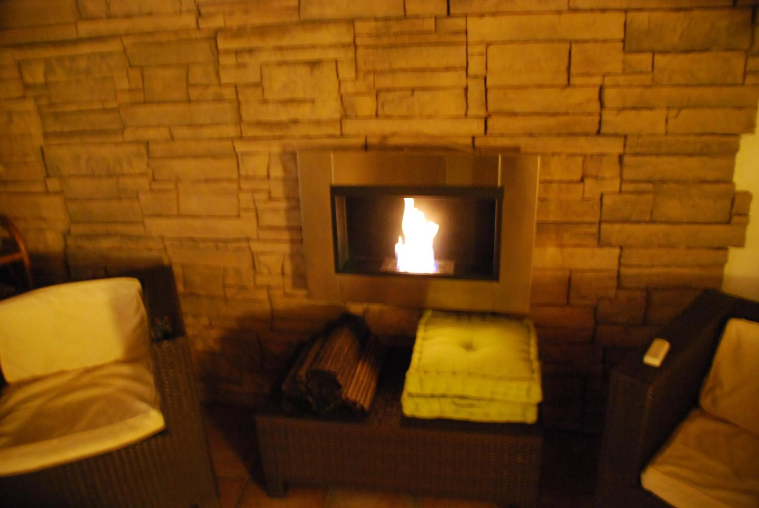 Living room in Casa tipica siciliana patronale home BedandBreakfast TreMetriSoprailCielo Camere con vista, colazione interna in terrazzo panoramico