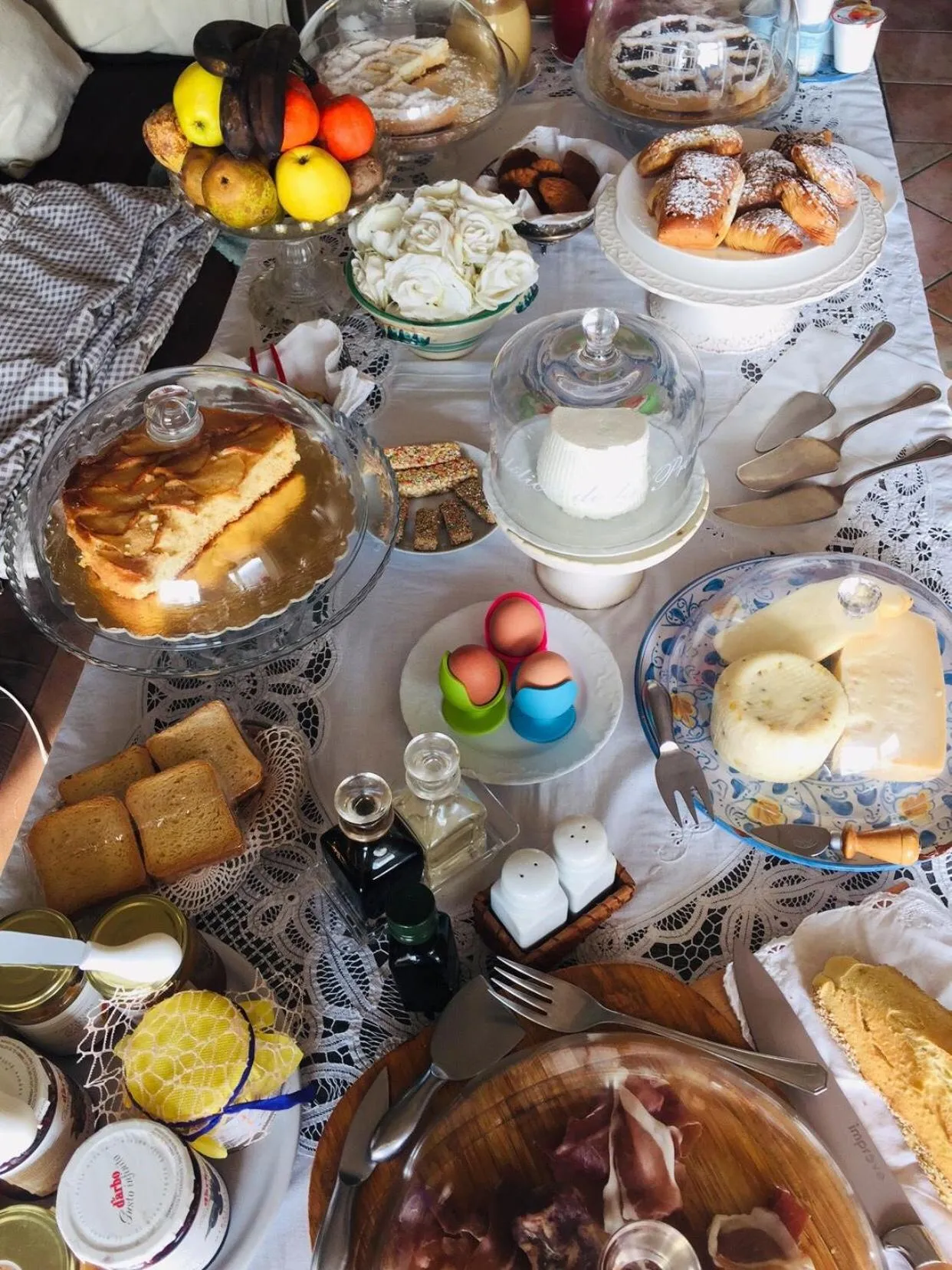 Food and drinks in Casa tipica siciliana patronale home BedandBreakfast TreMetriSoprailCielo Camere con vista, colazione interna in terrazzo panoramico