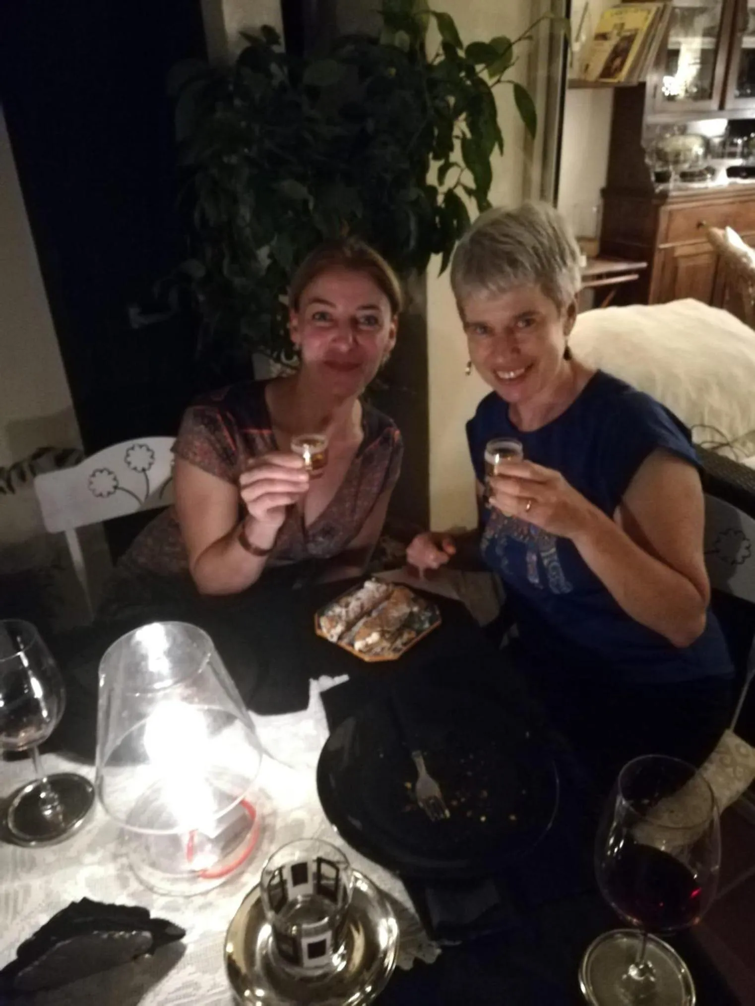 People in Casa tipica siciliana patronale home BedandBreakfast TreMetriSoprailCielo Camere con vista, colazione interna in terrazzo panoramico