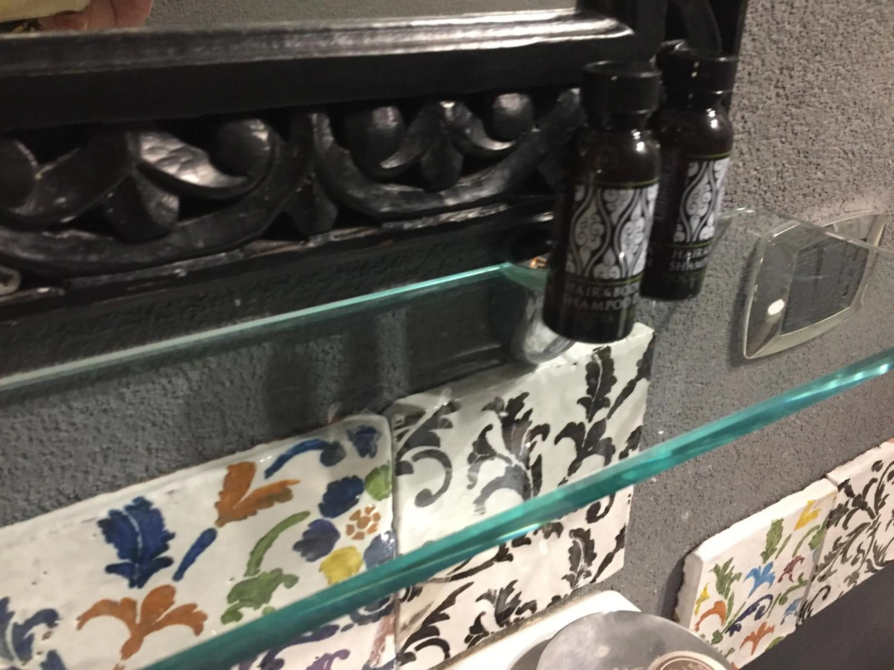 Shower in Casa tipica siciliana patronale home BedandBreakfast TreMetriSoprailCielo Camere con vista, colazione interna in terrazzo panoramico