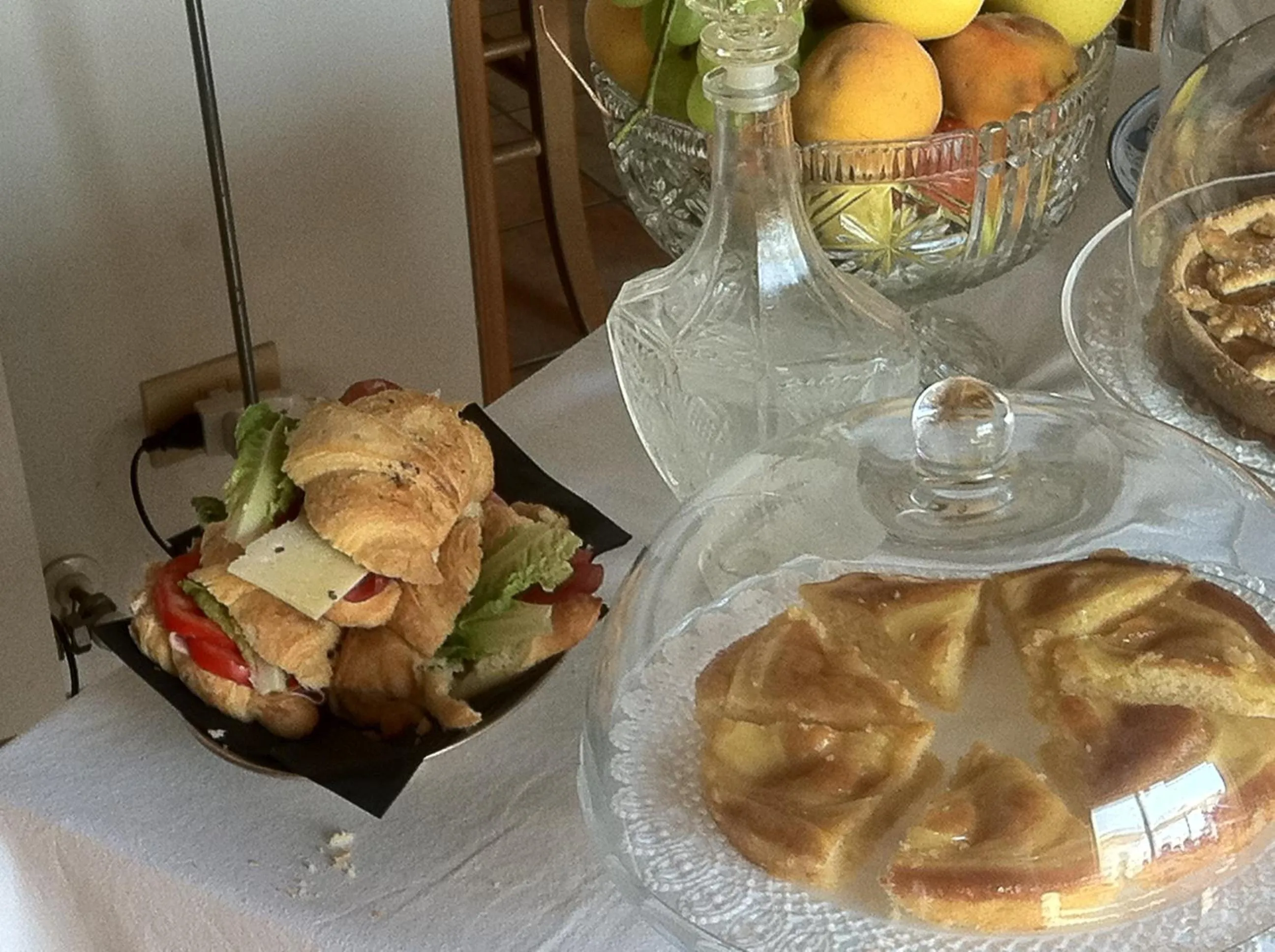 Food close-up in Casa tipica siciliana patronale home BedandBreakfast TreMetriSoprailCielo Camere con vista, colazione interna in terrazzo panoramico