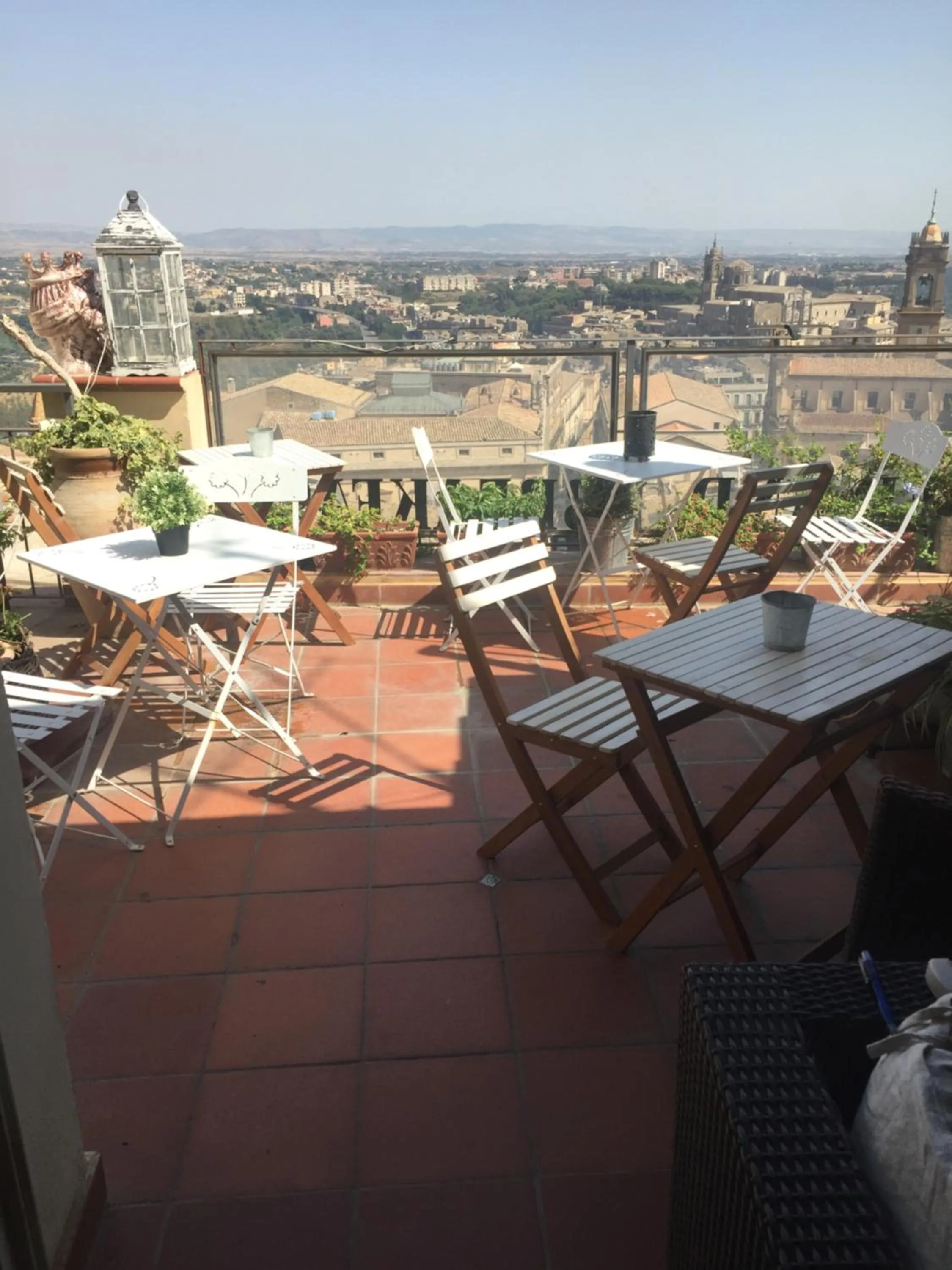 Balcony/Terrace in Casa tipica siciliana patronale home BedandBreakfast TreMetriSoprailCielo Camere con vista, colazione interna in terrazzo panoramico